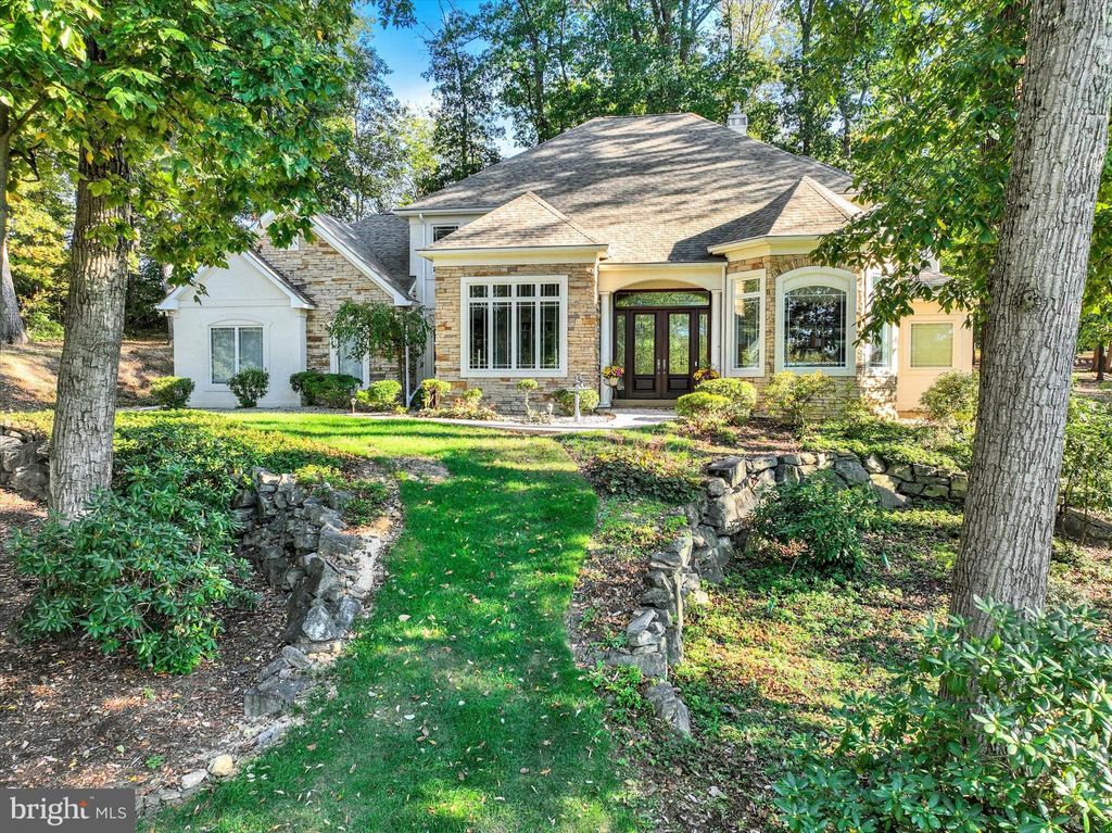Photo of 1715 Wyndham Drive, YORK, PA 17403 (MLS # PAYK2091370)