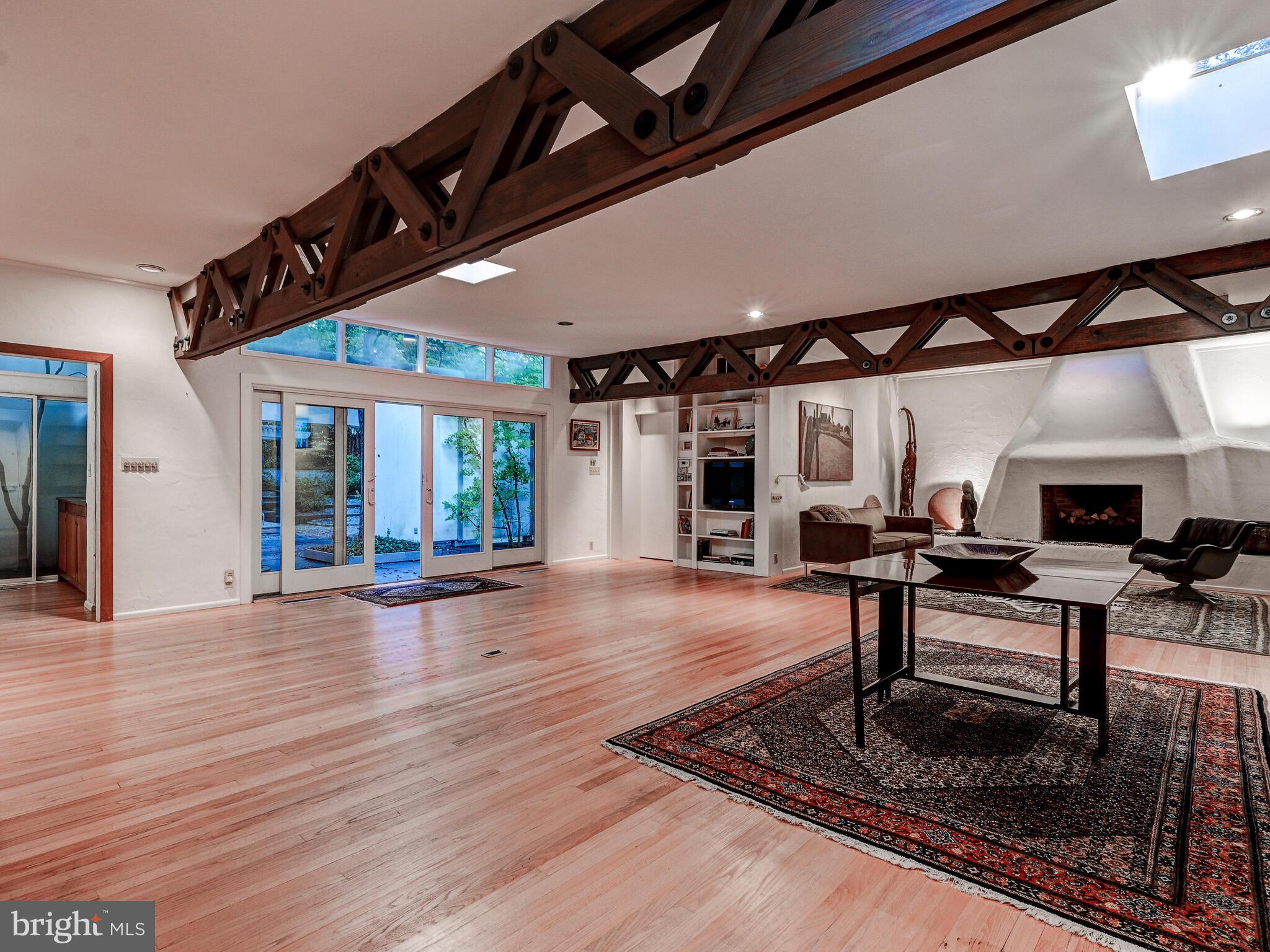 MOUNT WASHINGTON - Residential