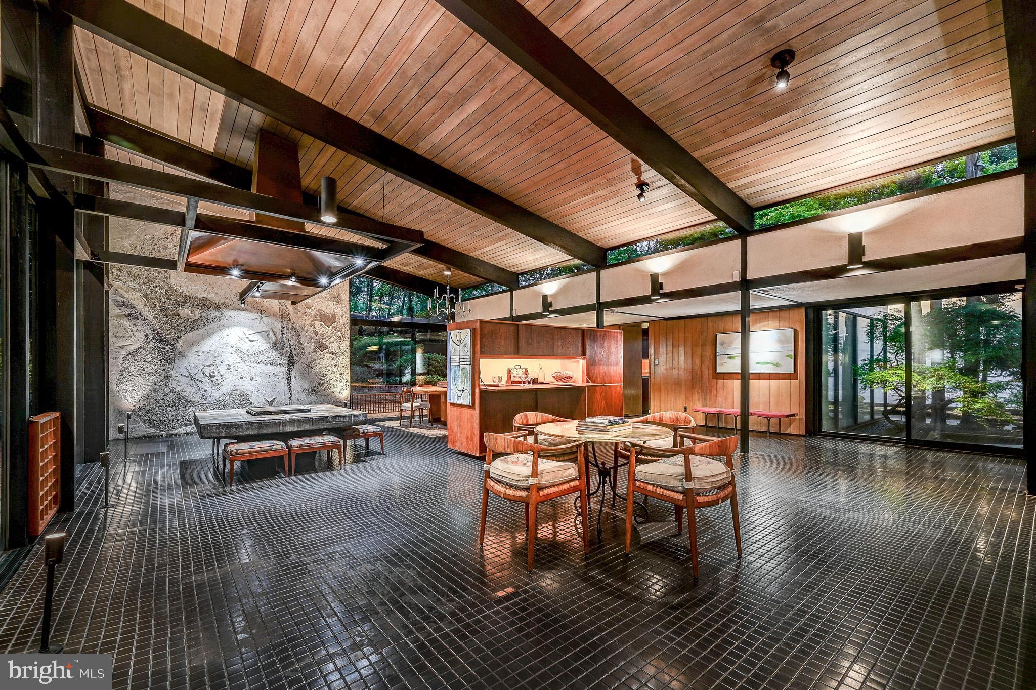 MOUNT WASHINGTON - Residential