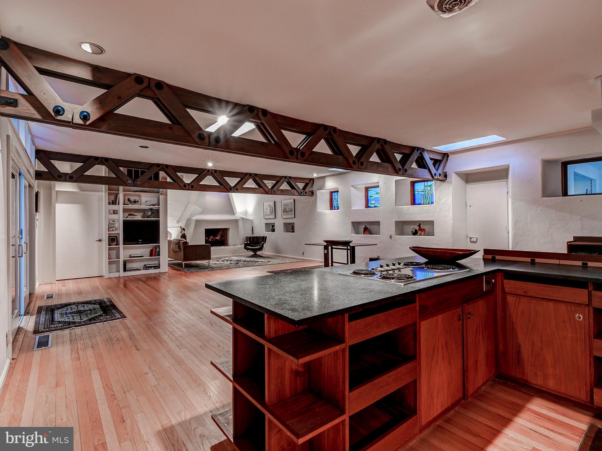 MOUNT WASHINGTON - Residential