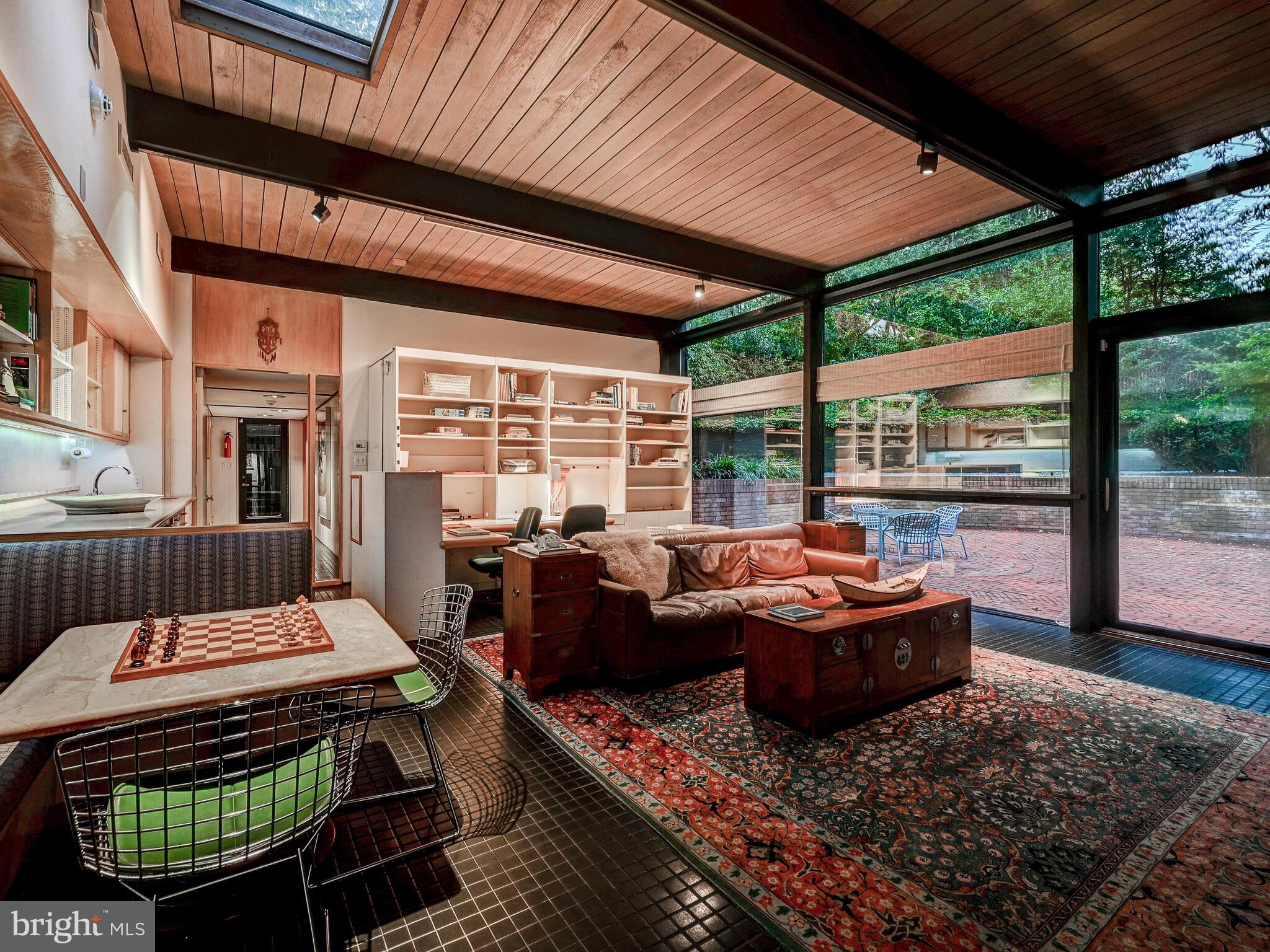 MOUNT WASHINGTON - Residential