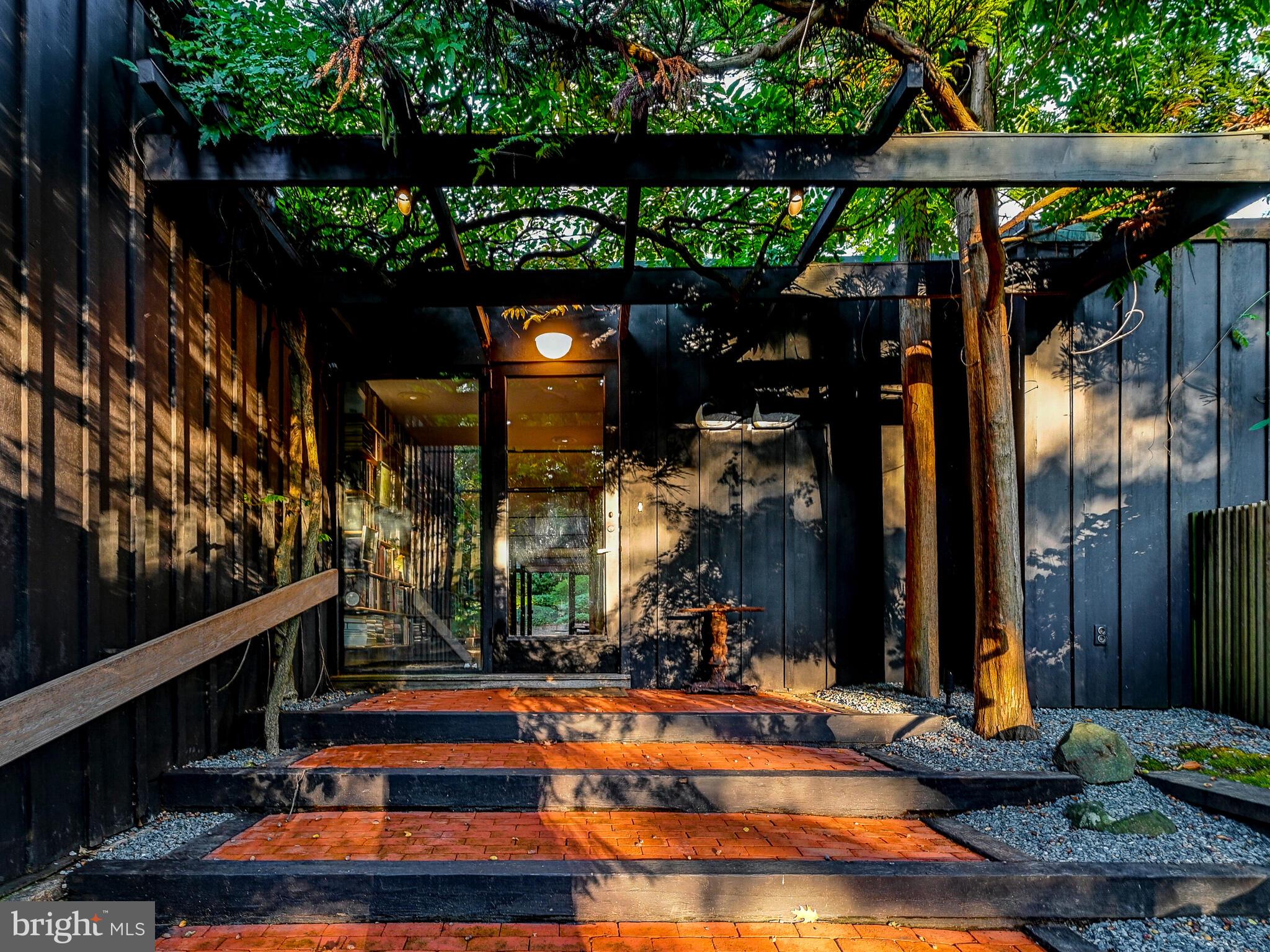 MOUNT WASHINGTON - Residential