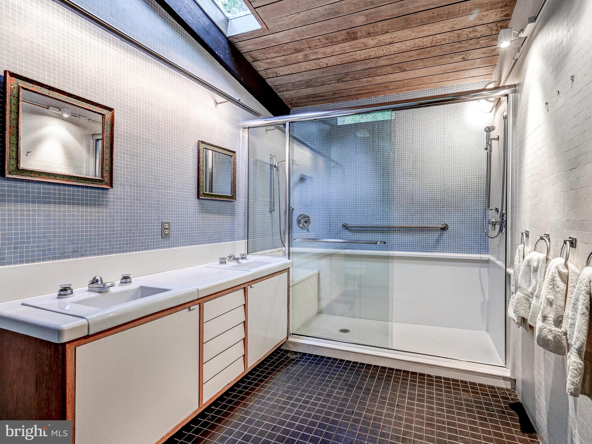 MOUNT WASHINGTON - Residential