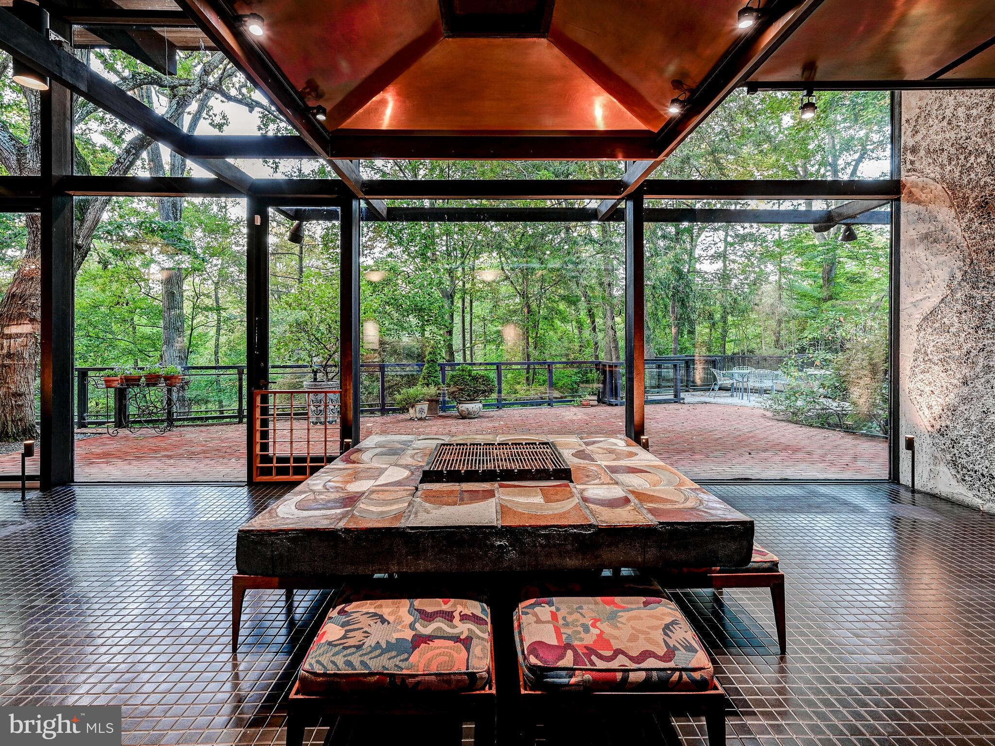 MOUNT WASHINGTON - Residential