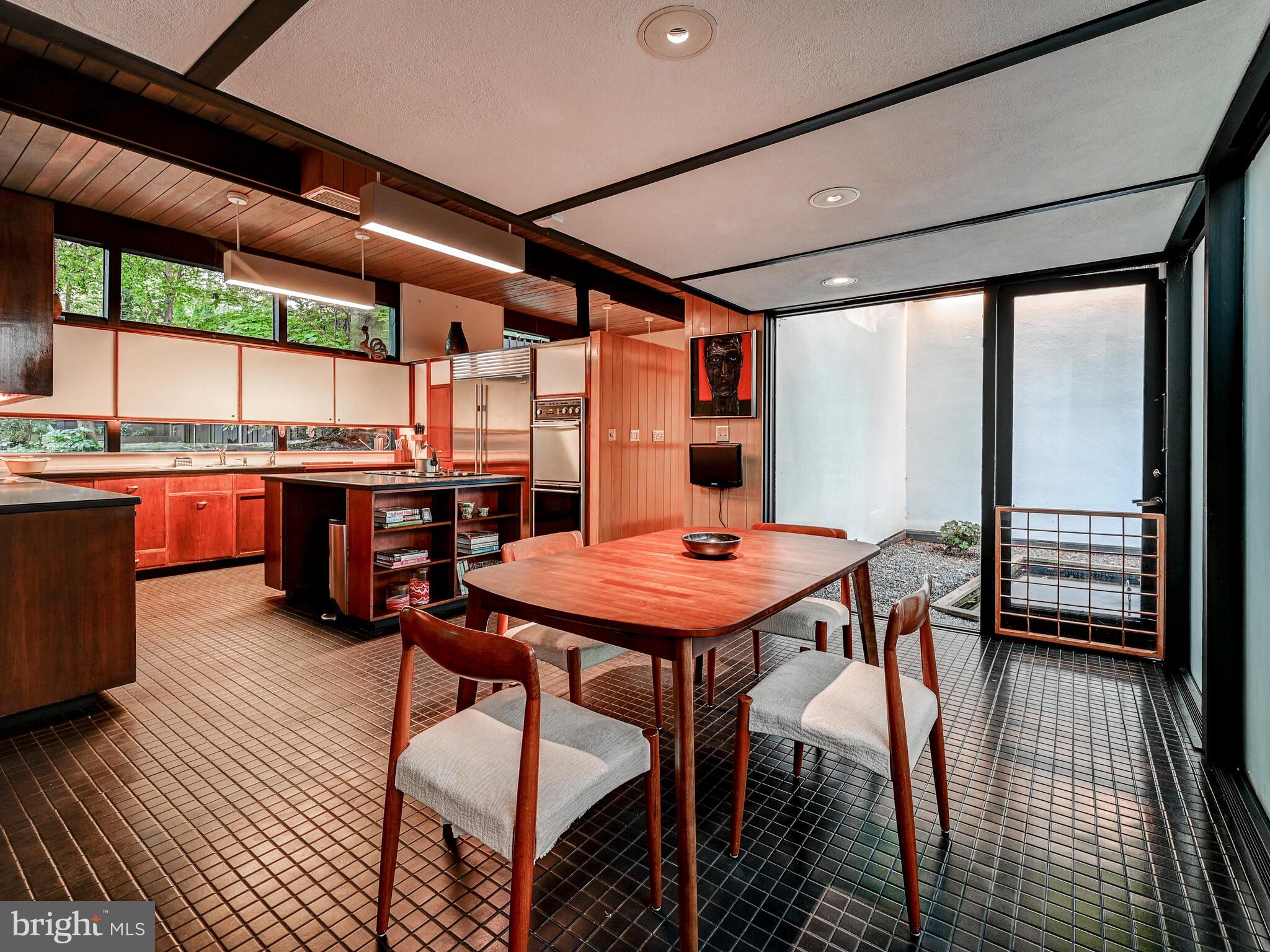 MOUNT WASHINGTON - Residential