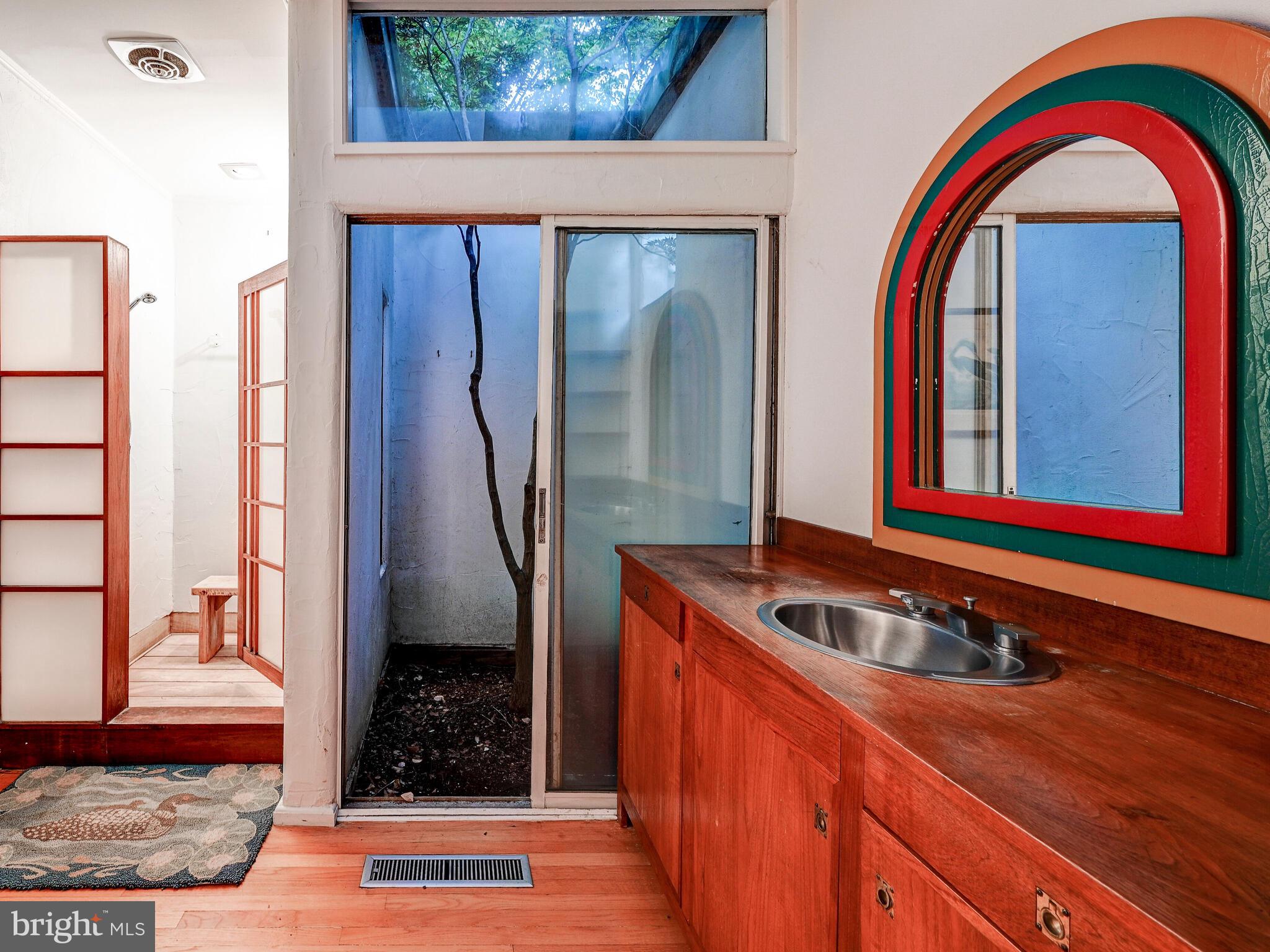 MOUNT WASHINGTON - Residential