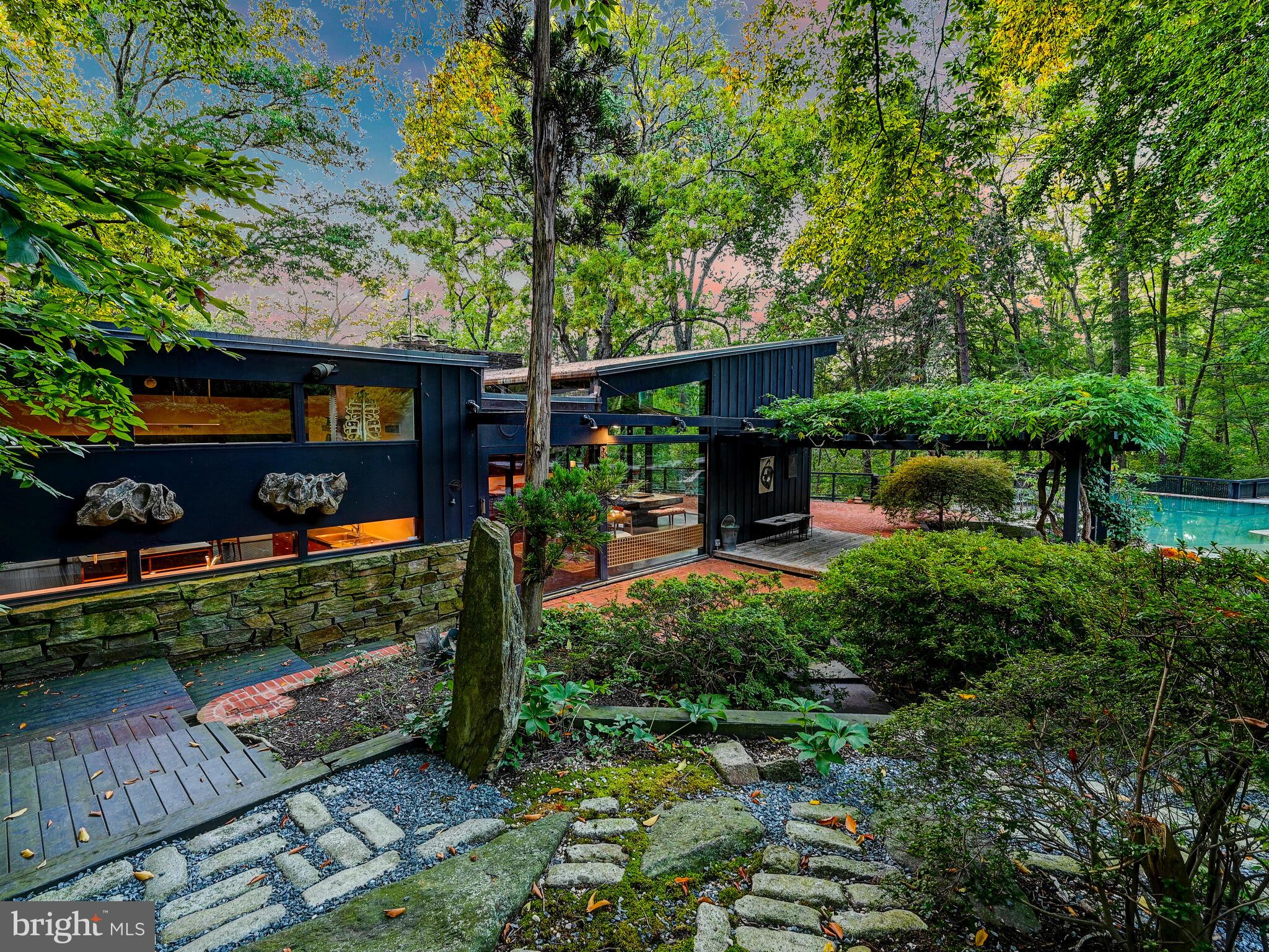 MOUNT WASHINGTON - Residential