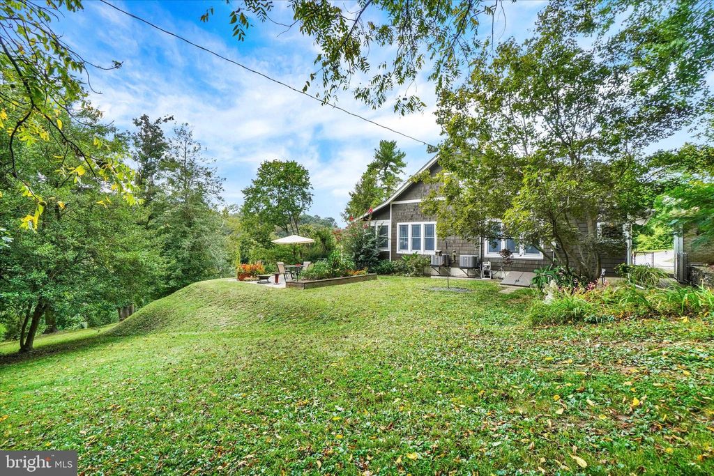 Photo of 4 Holly Lane, GLEN ROCK, PA 17327 (MLS # PAYK2090874)
