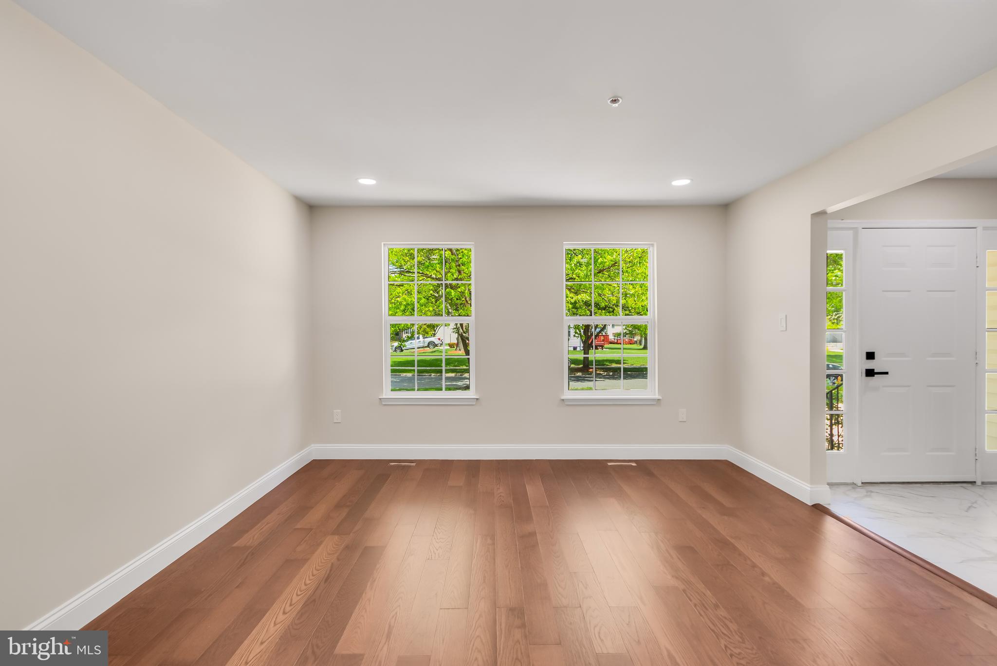 MANOR KNOLLS - Residential