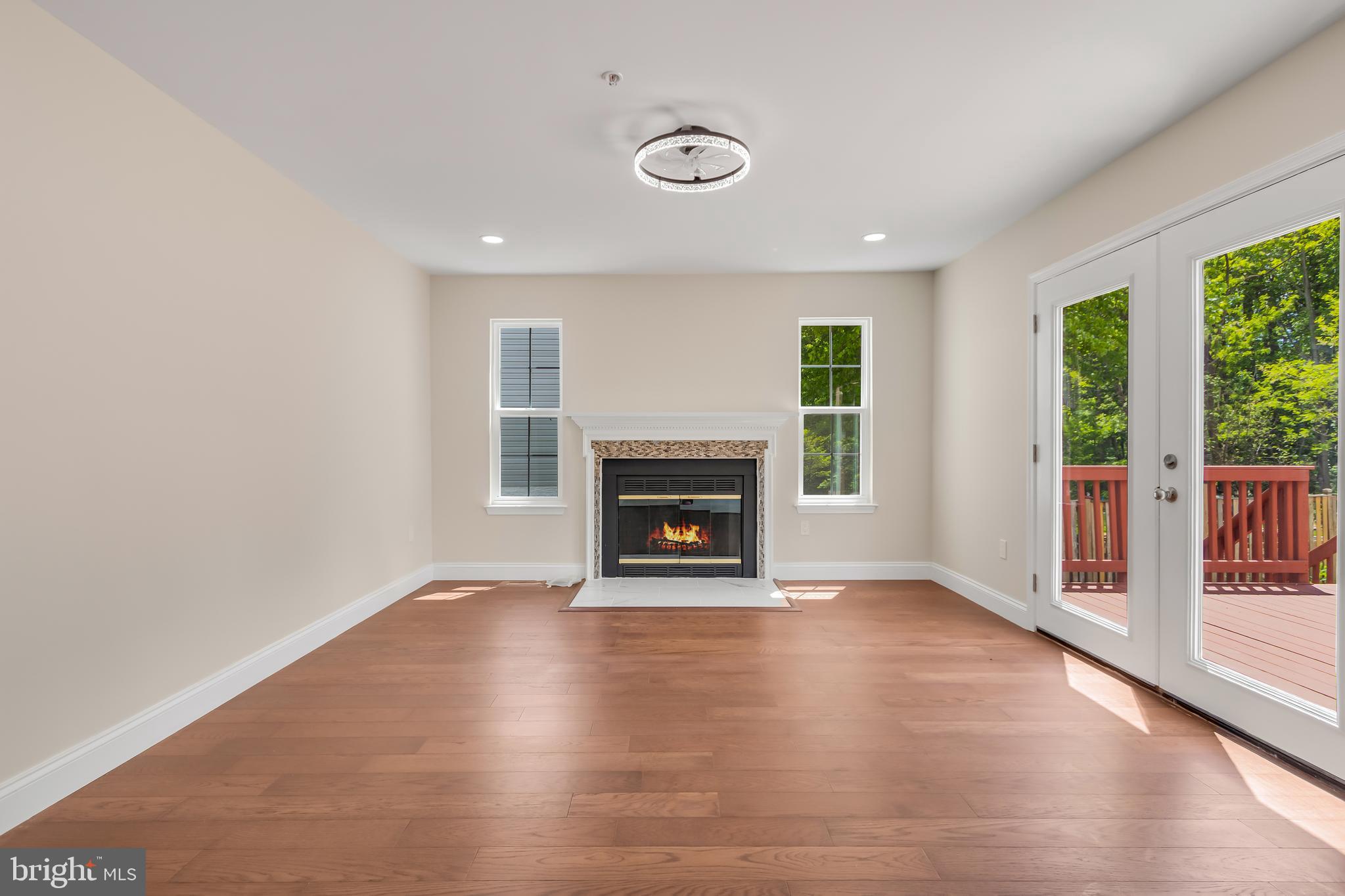 MANOR KNOLLS - Residential