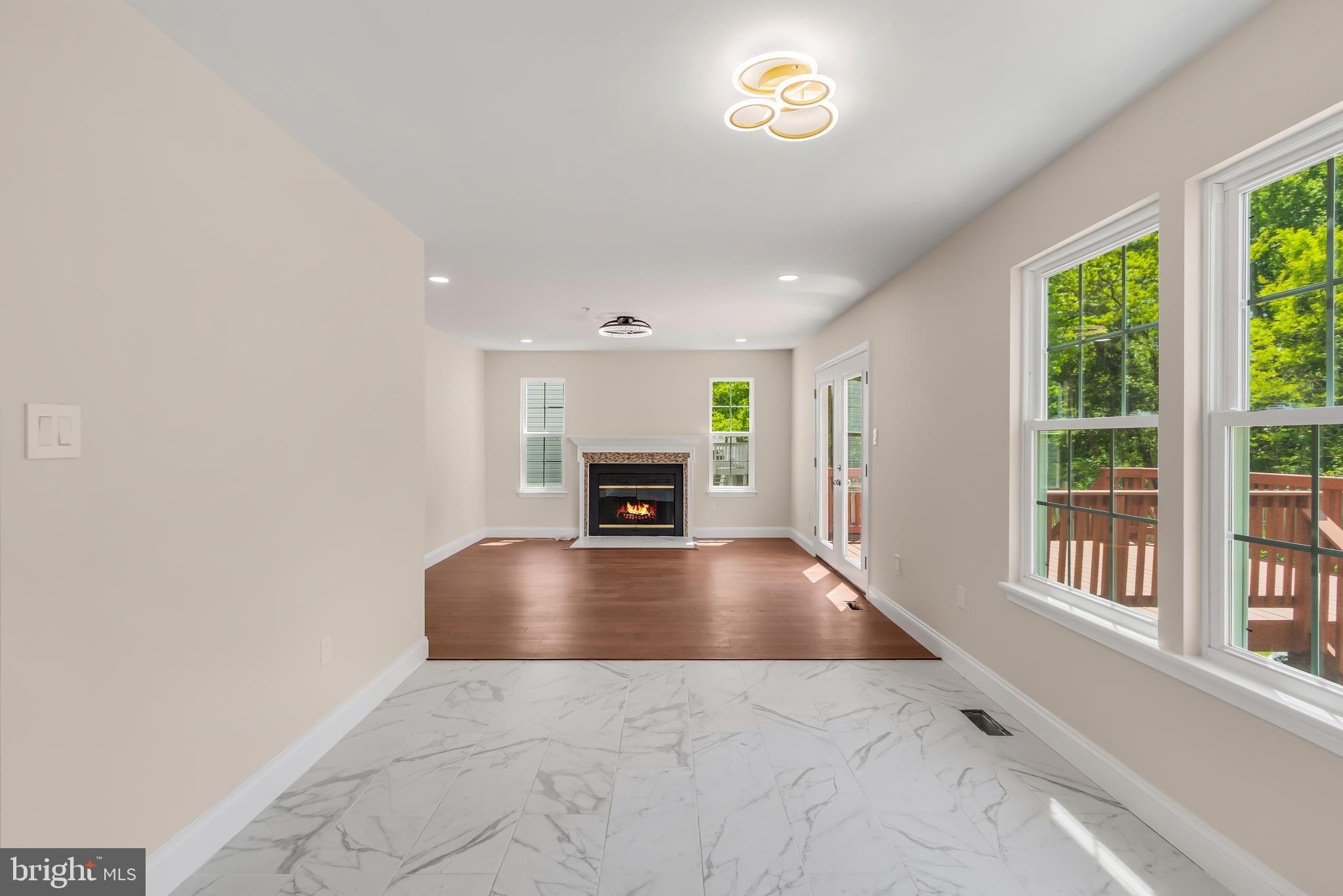 MANOR KNOLLS - Residential