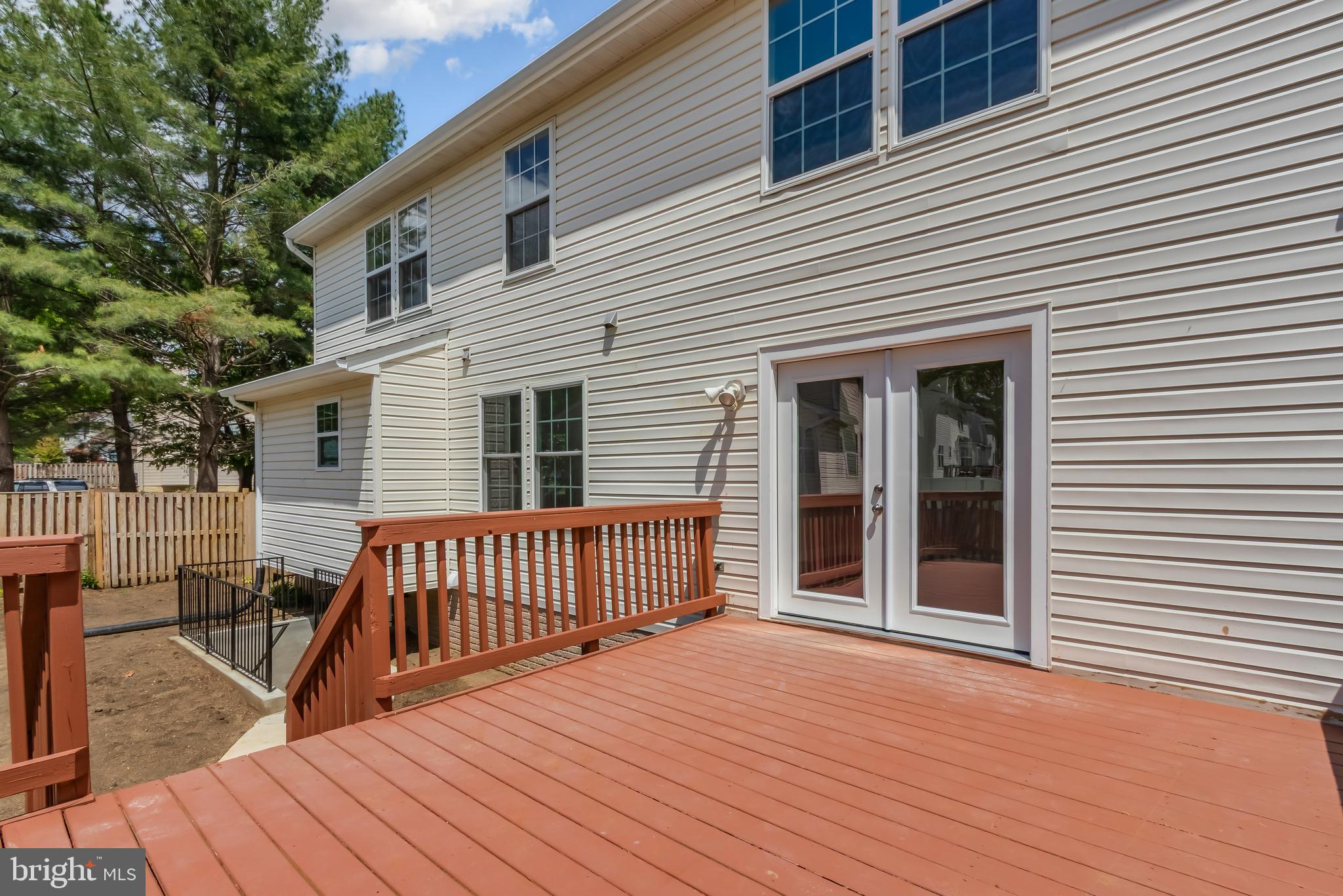 MANOR KNOLLS - Residential