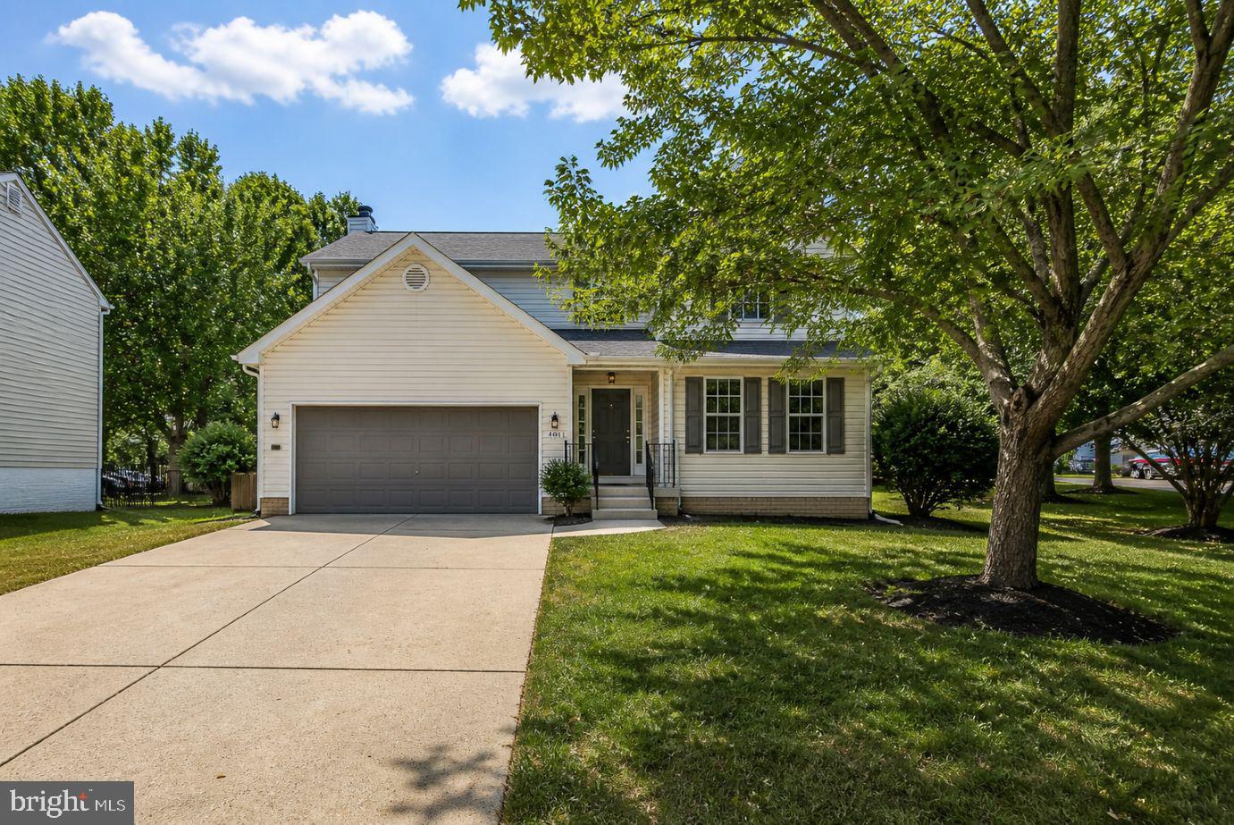 MANOR KNOLLS - Residential
