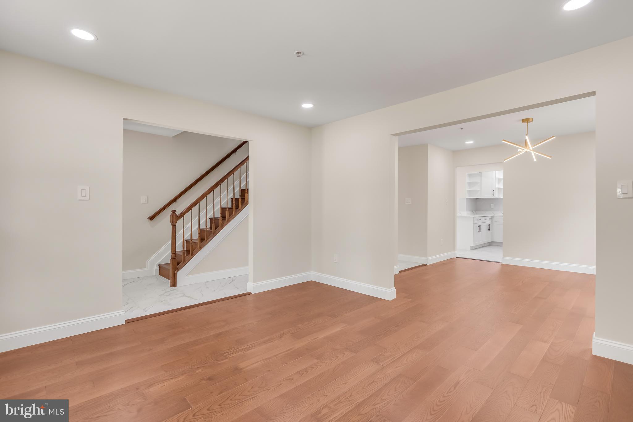 MANOR KNOLLS - Residential