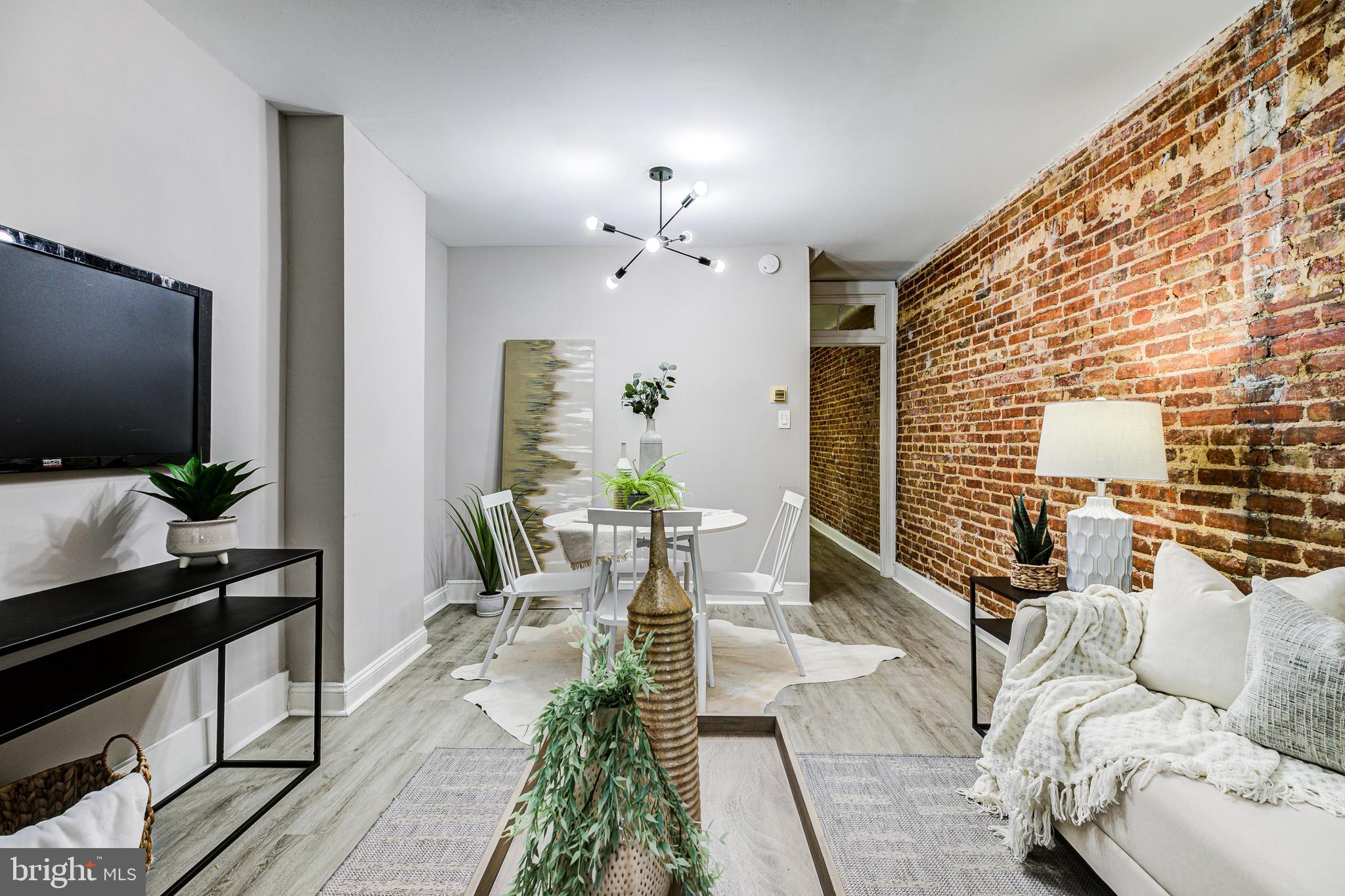 WASHINGTON VILLAGE - Residential