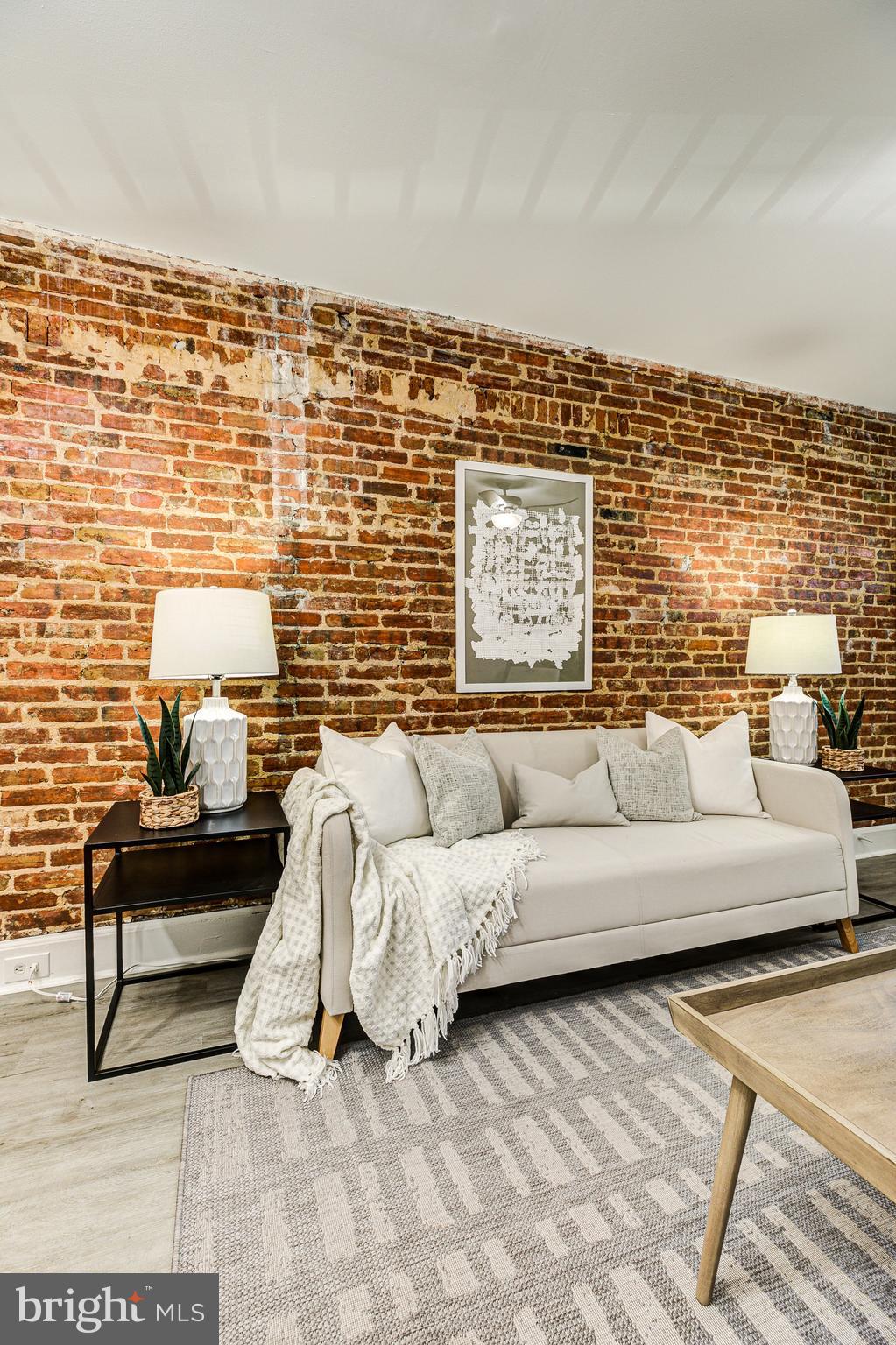 WASHINGTON VILLAGE - Residential