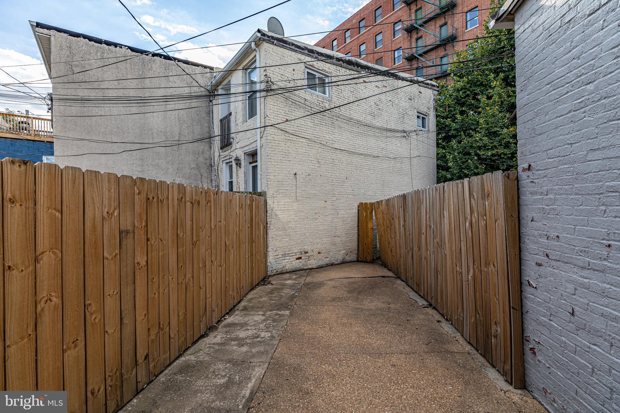 WASHINGTON VILLAGE - Residential