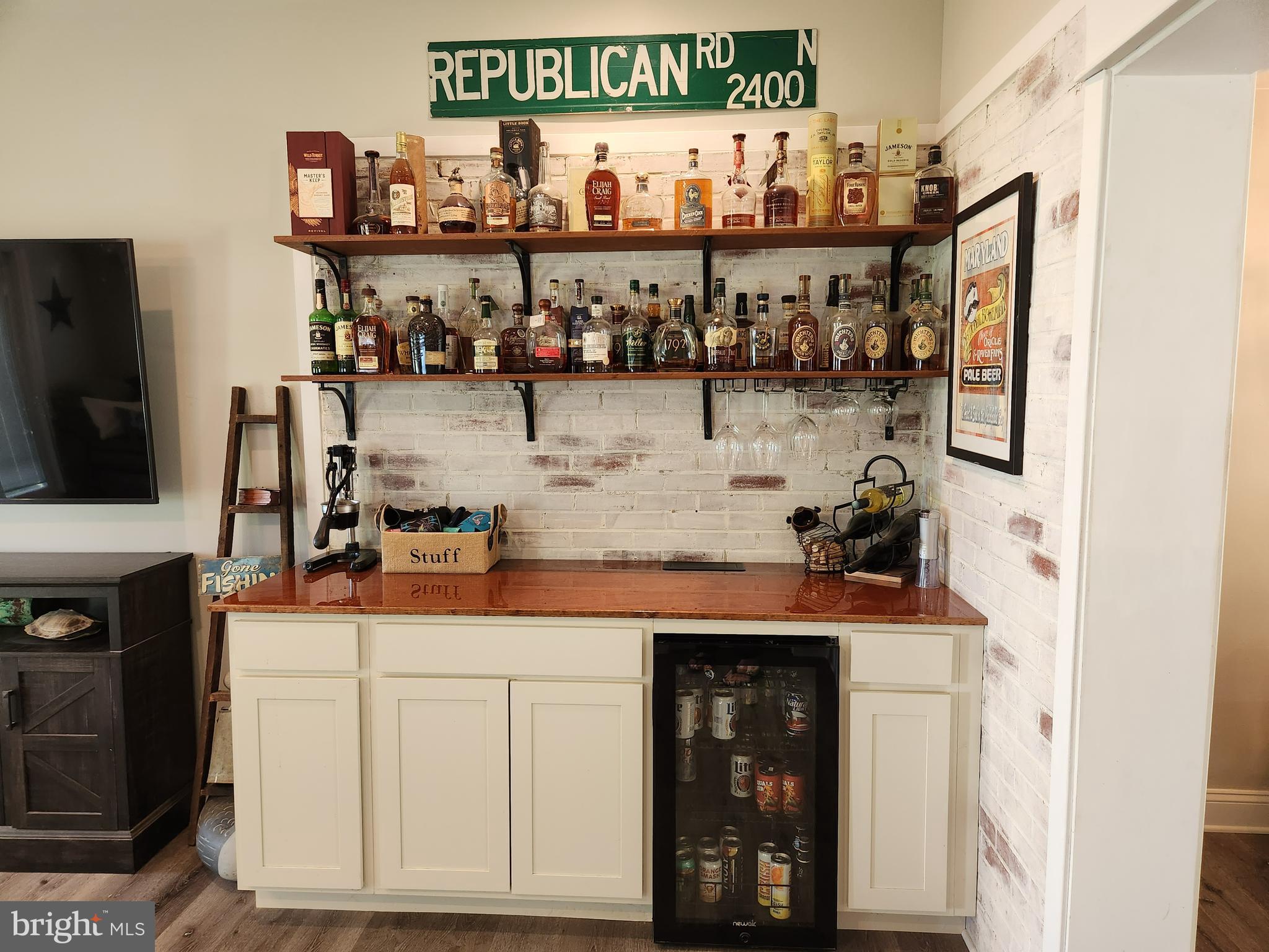 HARBOR VIEW - Residential Lease