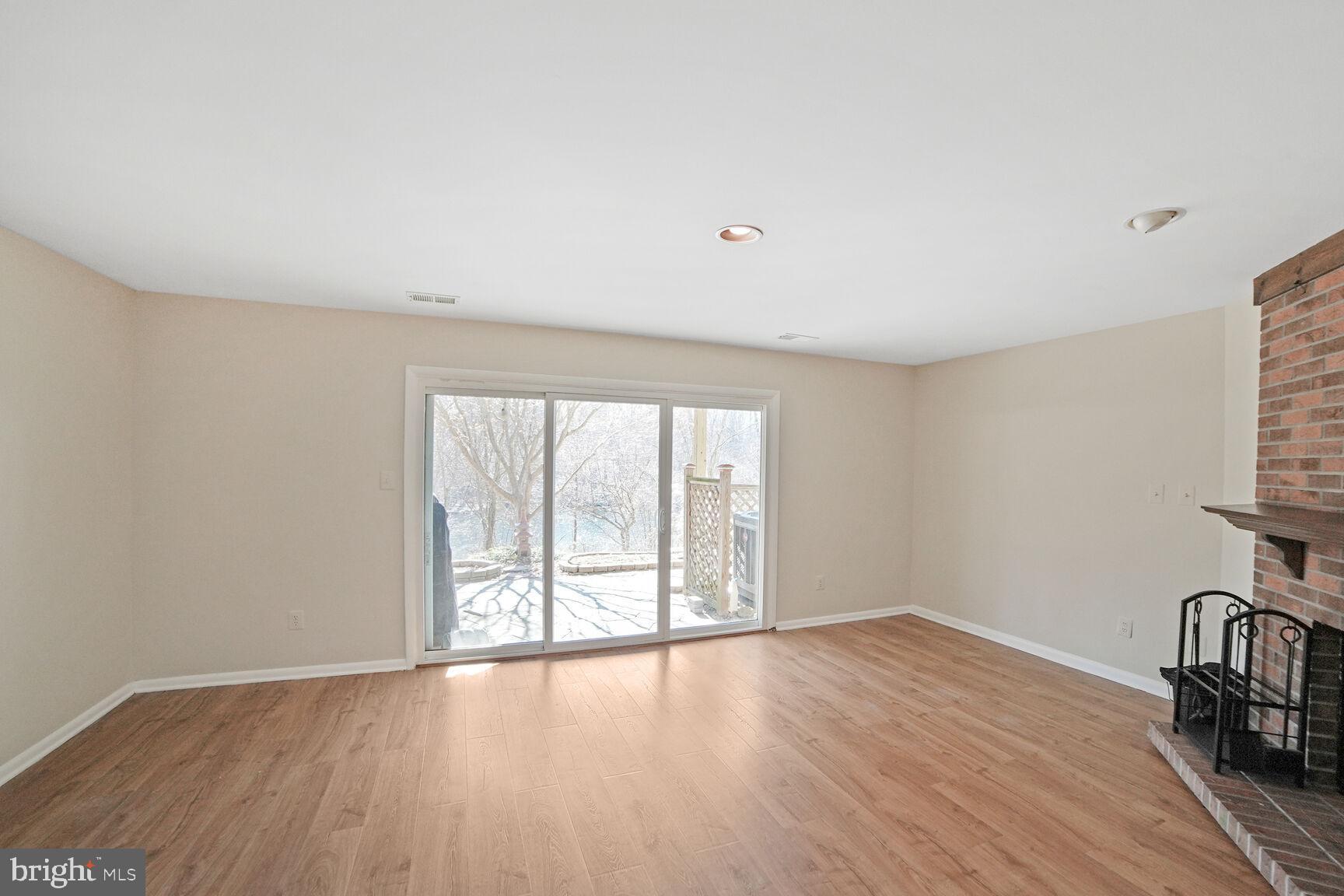 WILLOW COVE TOWNHOMES - Residential