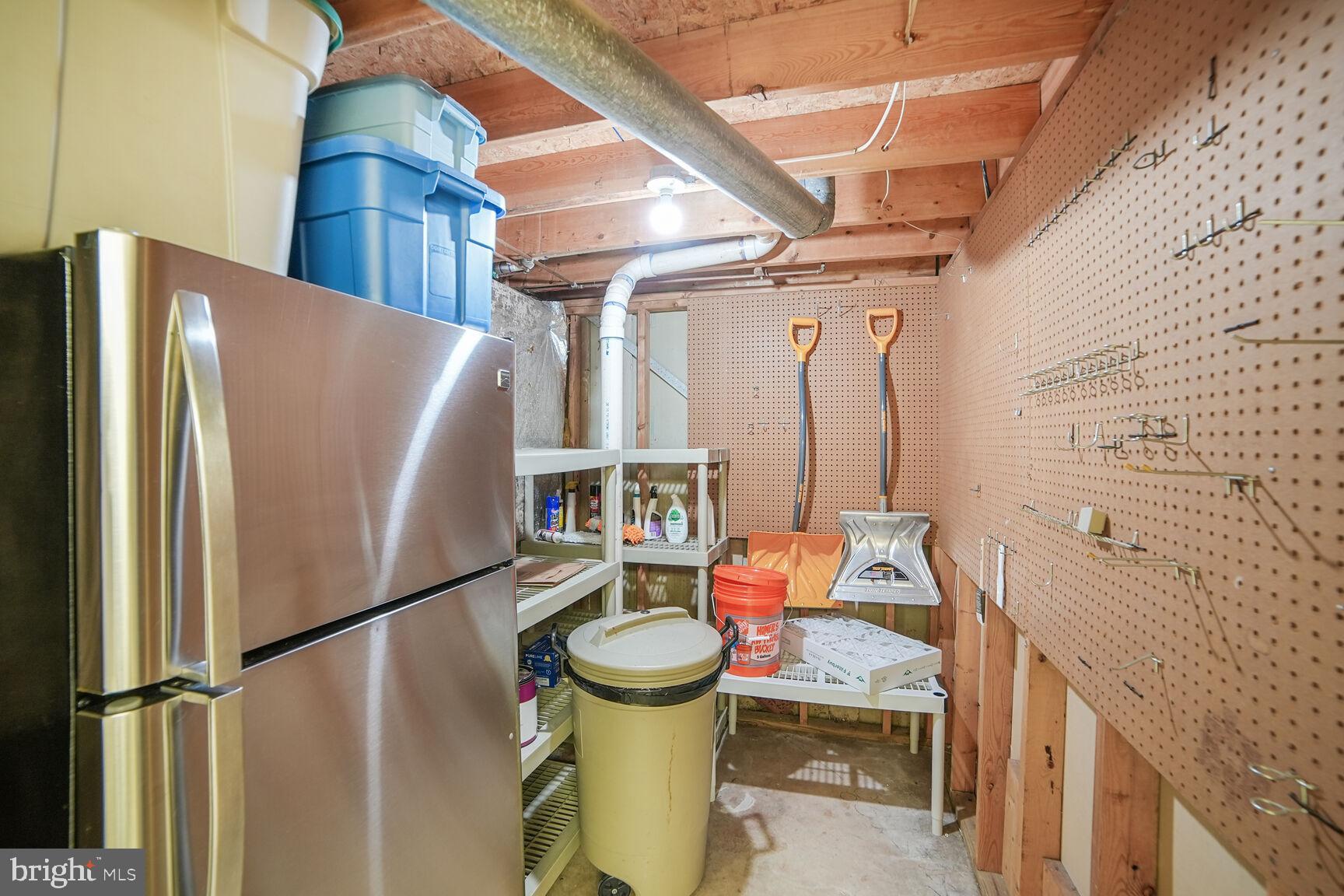 WILLOW COVE TOWNHOMES - Residential