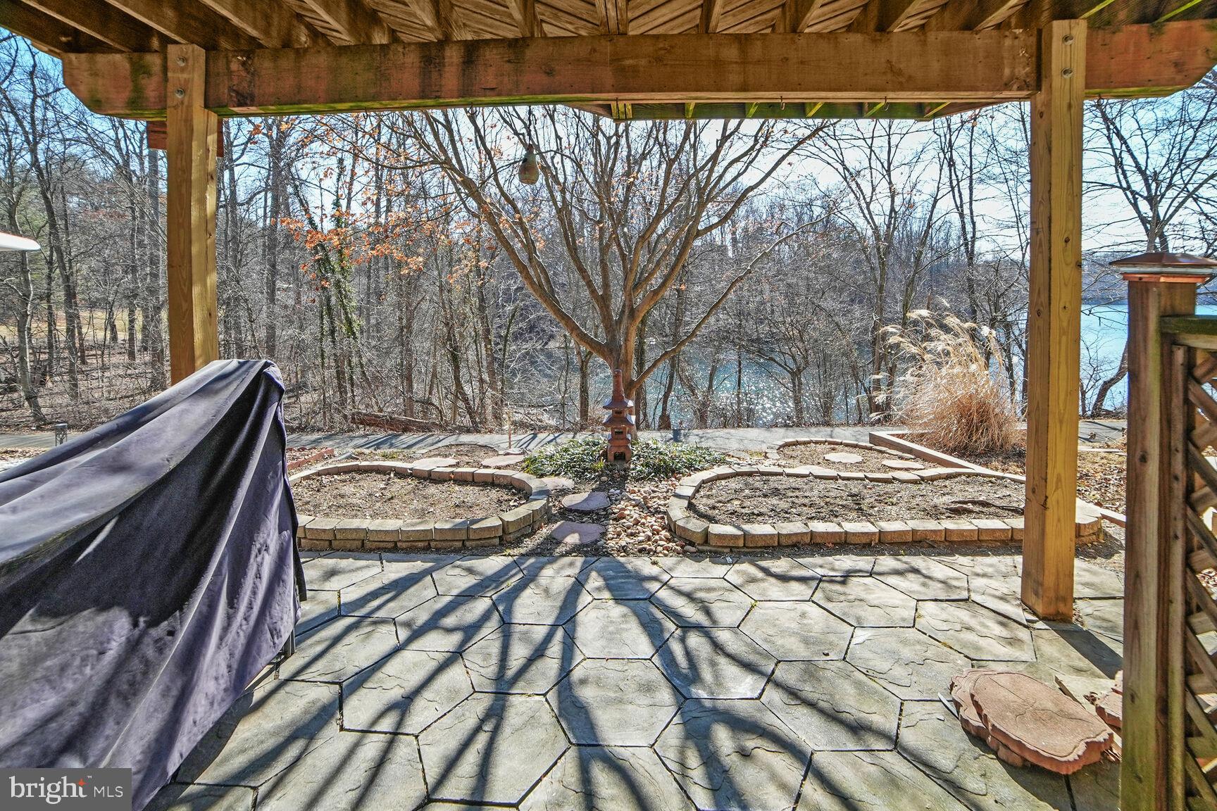 WILLOW COVE TOWNHOMES - Residential