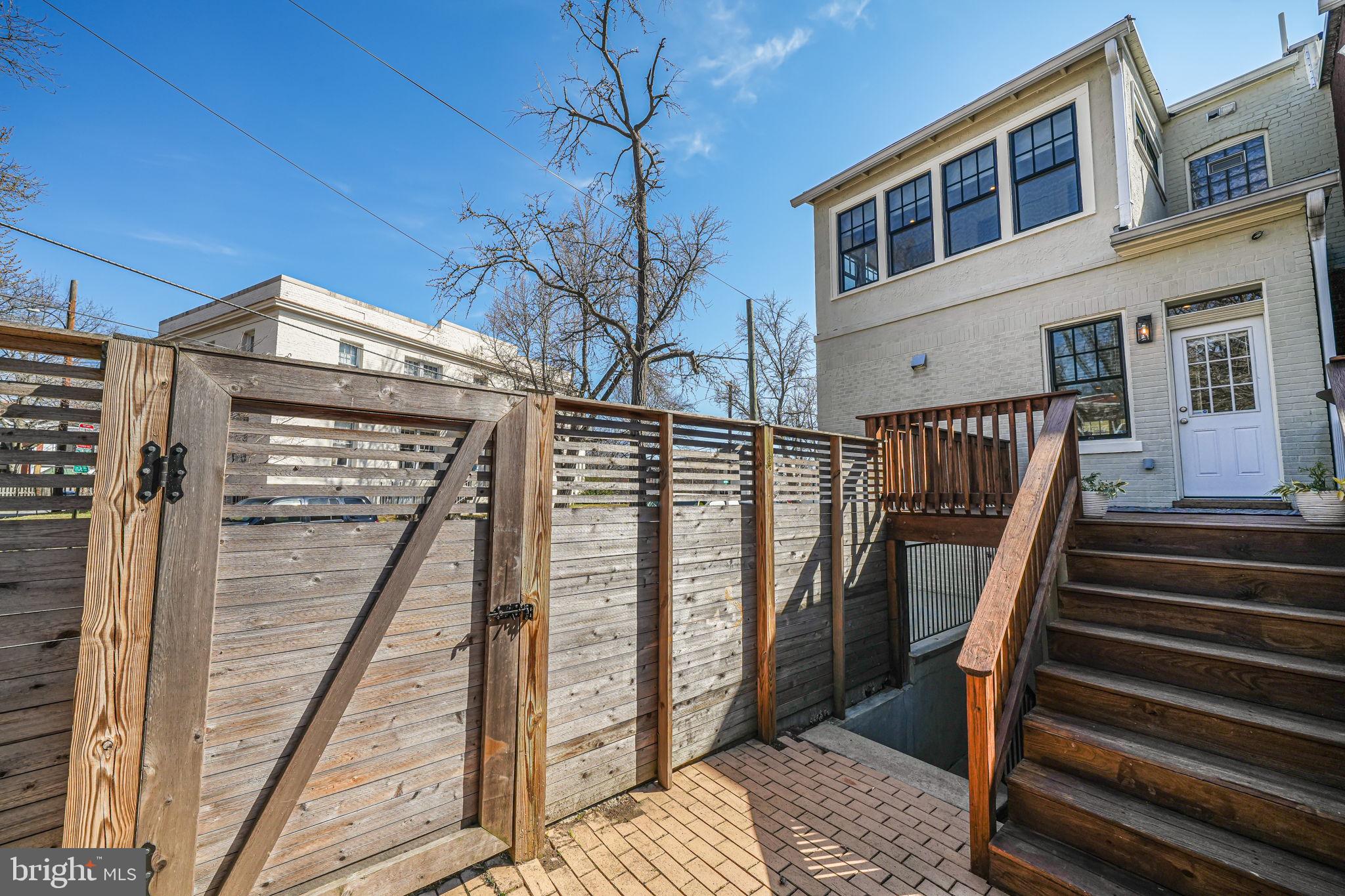 GLOVER PARK - Residential