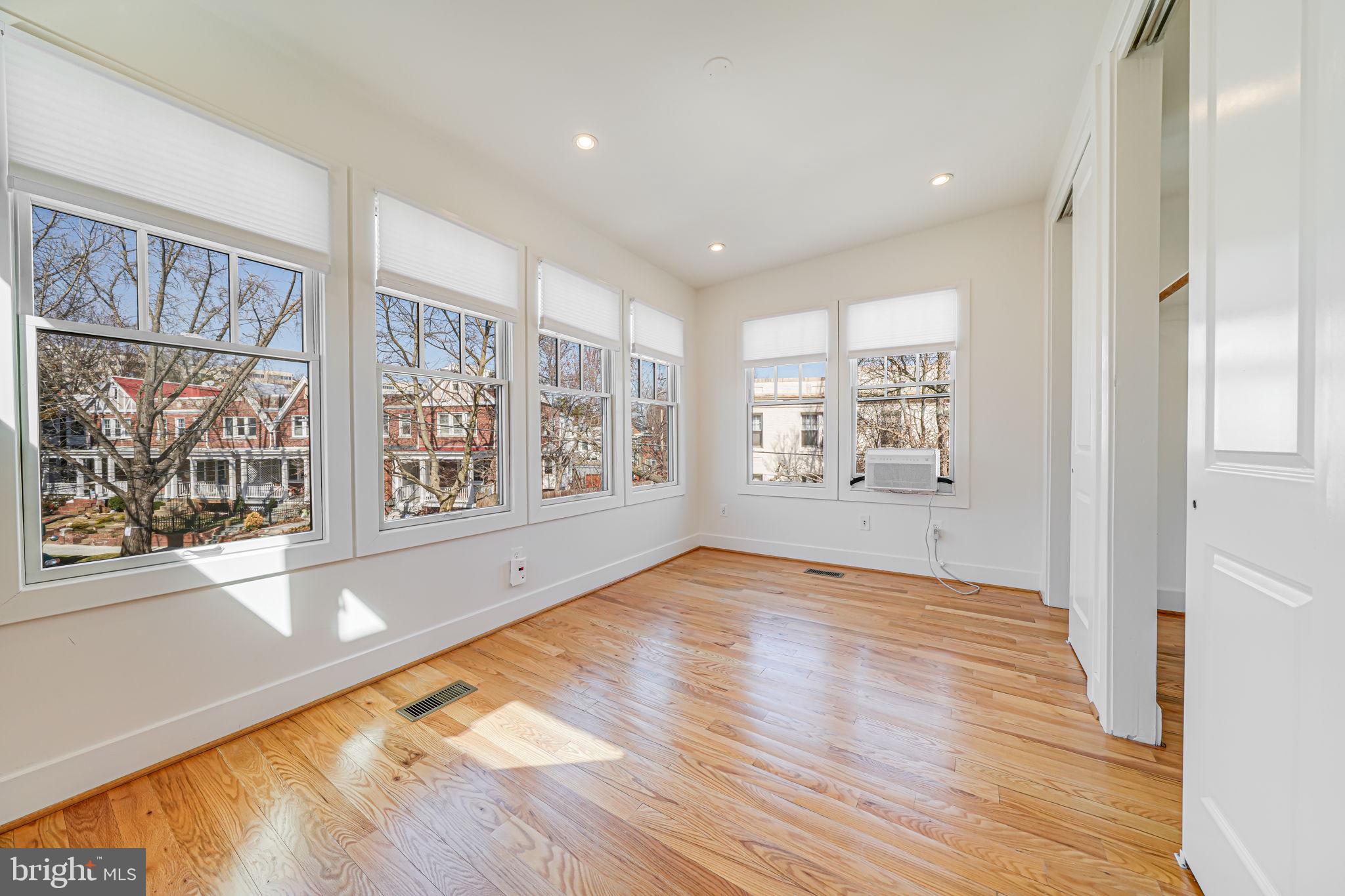 GLOVER PARK - Residential