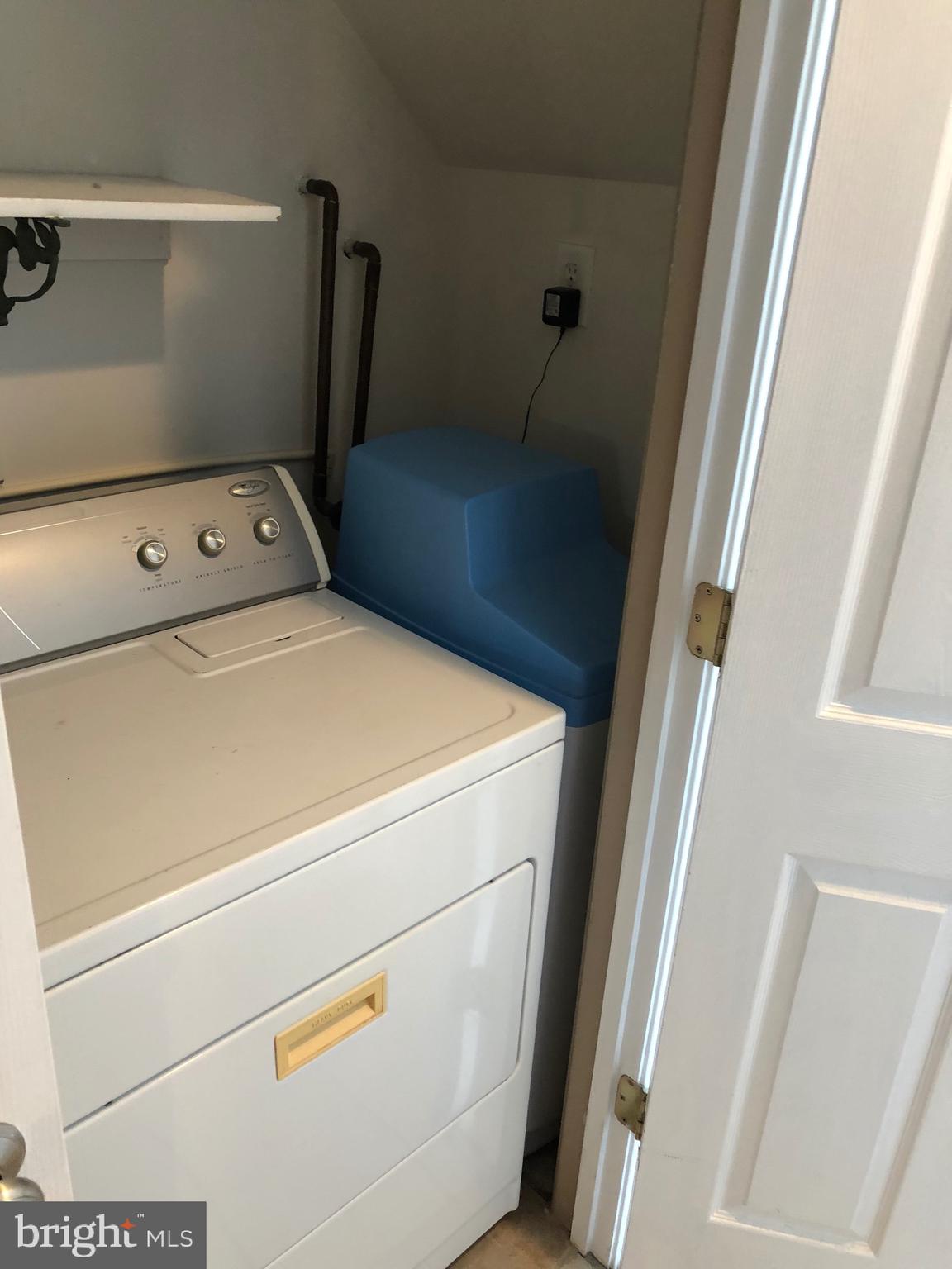 LOCUST HILL - Residential Lease