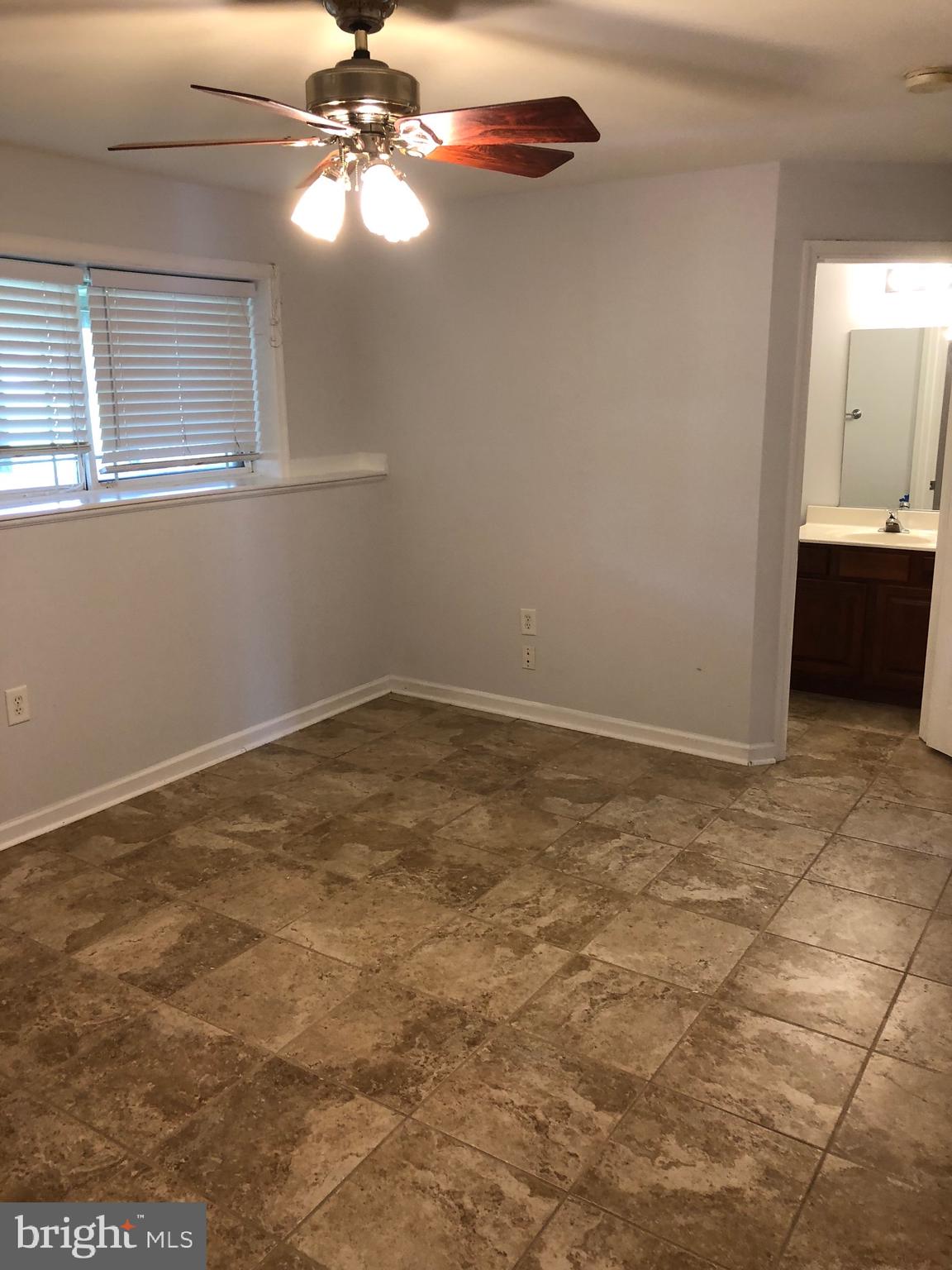 LOCUST HILL - Residential Lease