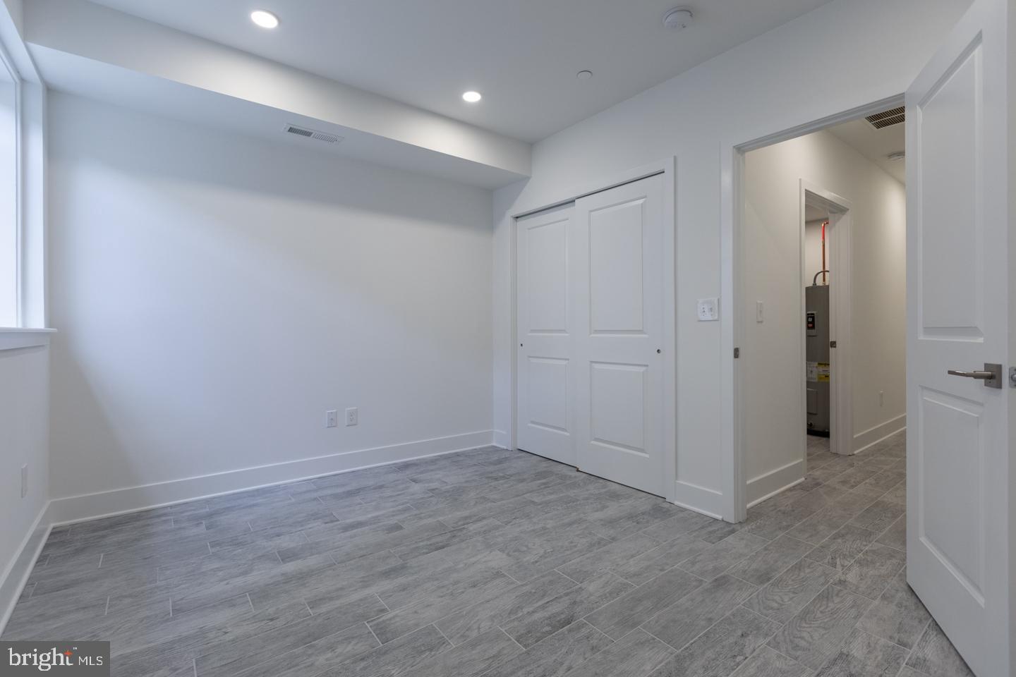 KENSINGTON - Residential Lease