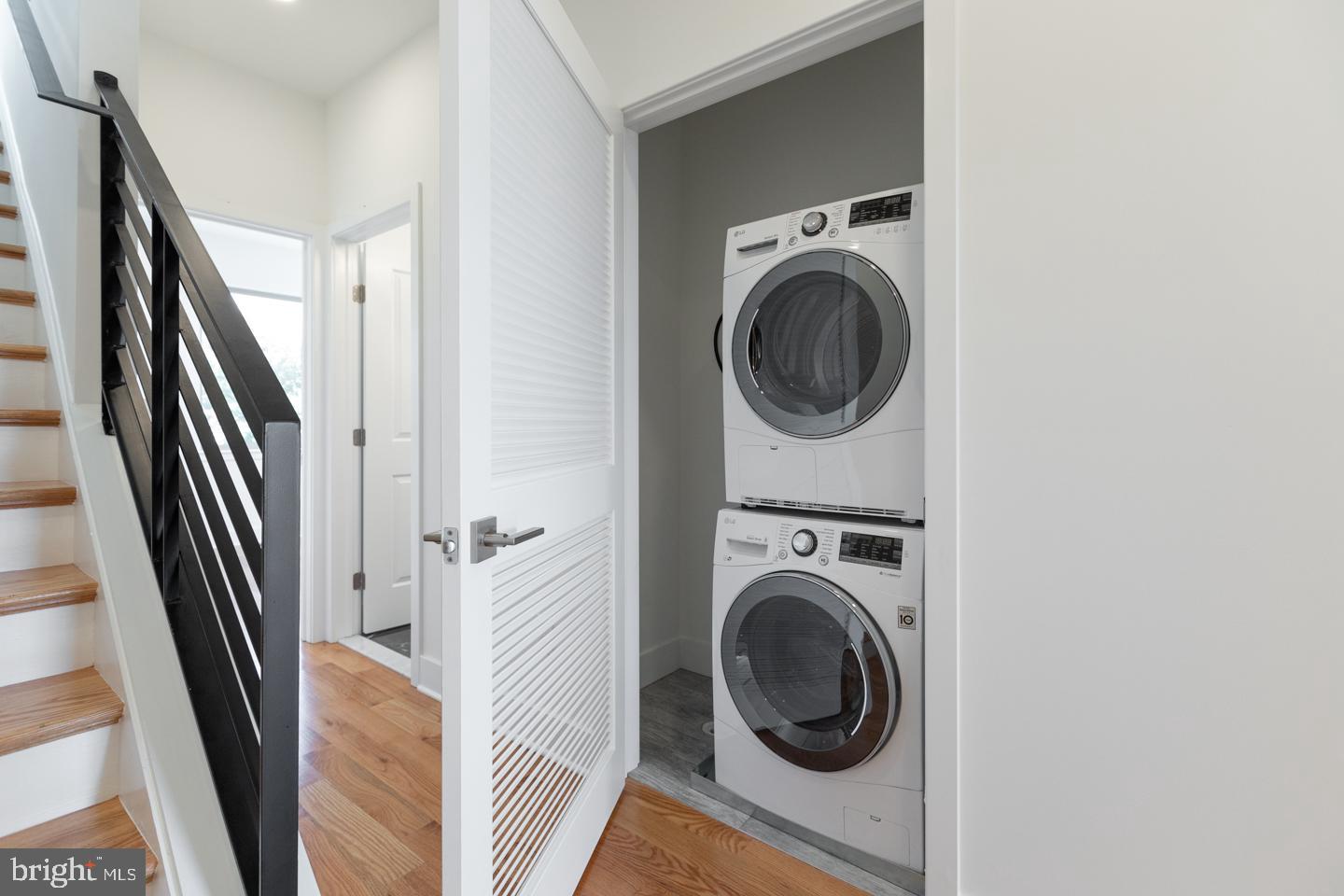 KENSINGTON - Residential Lease