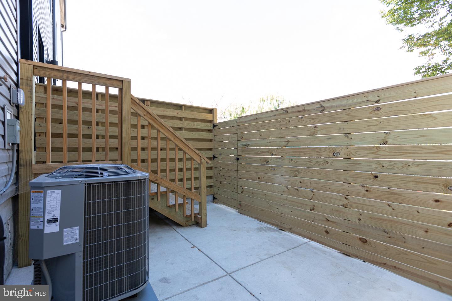 KENSINGTON - Residential Lease