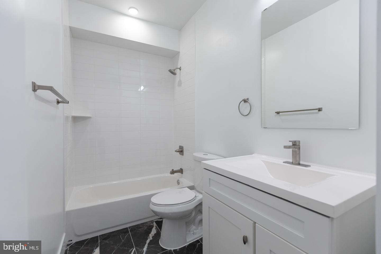 KENSINGTON - Residential Lease