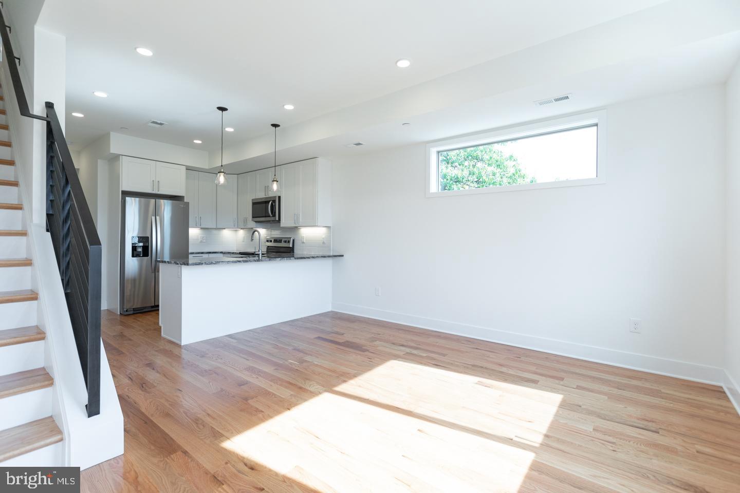 KENSINGTON - Residential Lease