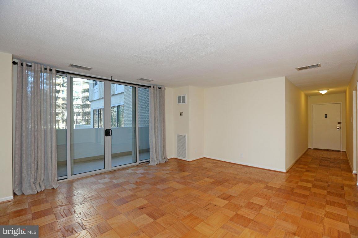 THE ELIZABETH - Residential Lease