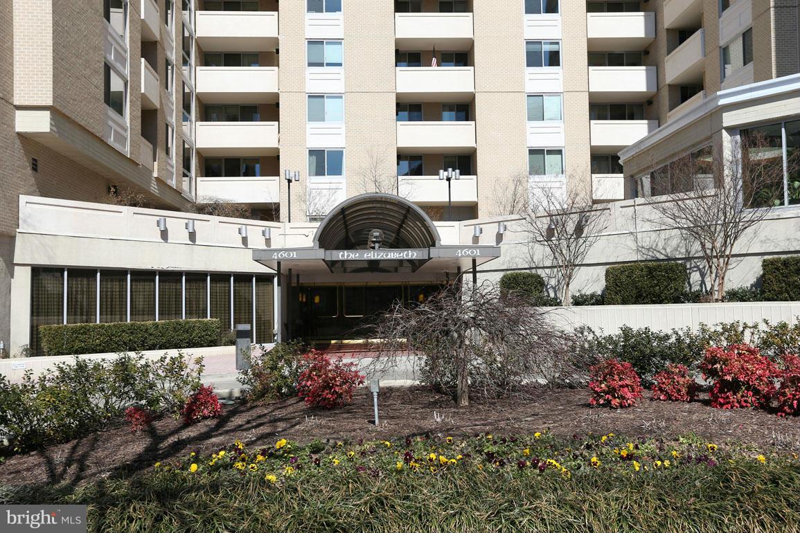 THE ELIZABETH - Residential Lease