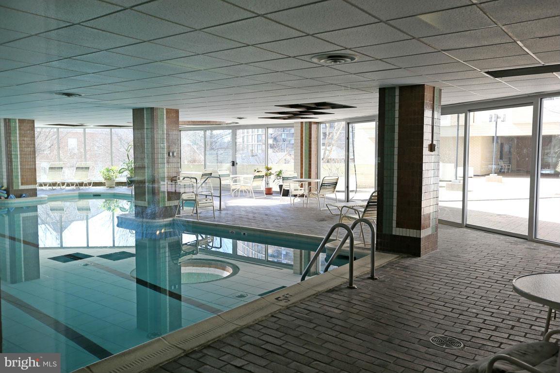 THE ELIZABETH - Residential Lease