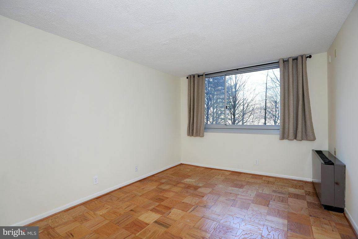 THE ELIZABETH - Residential Lease