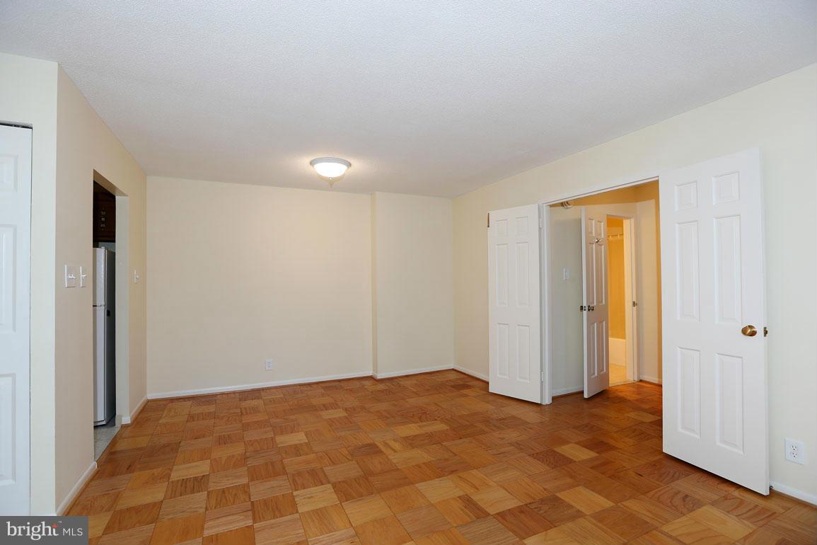 THE ELIZABETH - Residential Lease