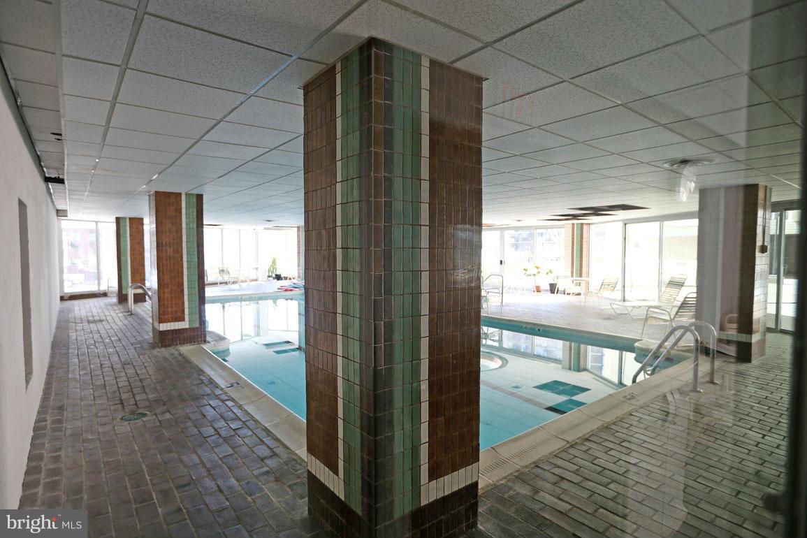 THE ELIZABETH - Residential Lease