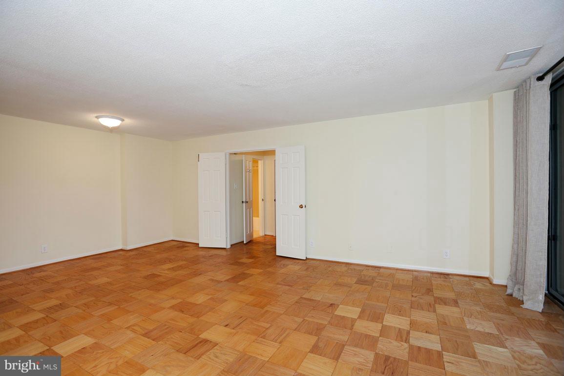 THE ELIZABETH - Residential Lease