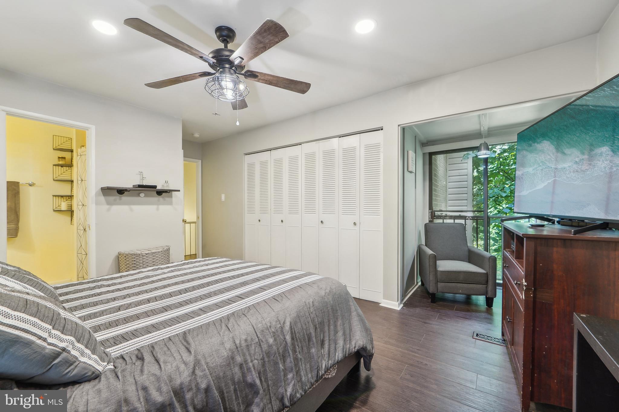 VILLAGE OF WILDE LAKE - Residential