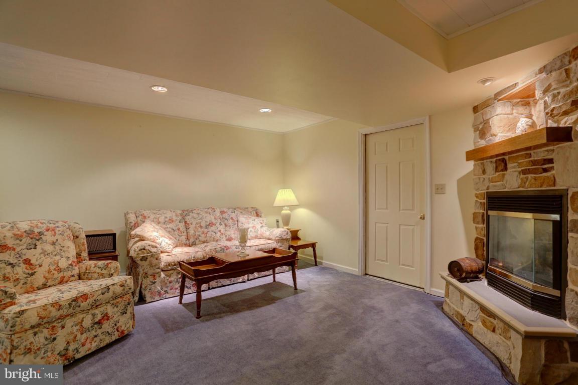 HEMPFIELD GREEN - Residential