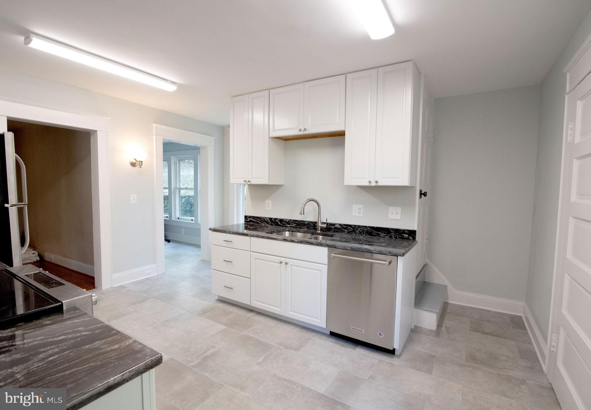 HARPERS FERRY CORPORATION - Residential Lease