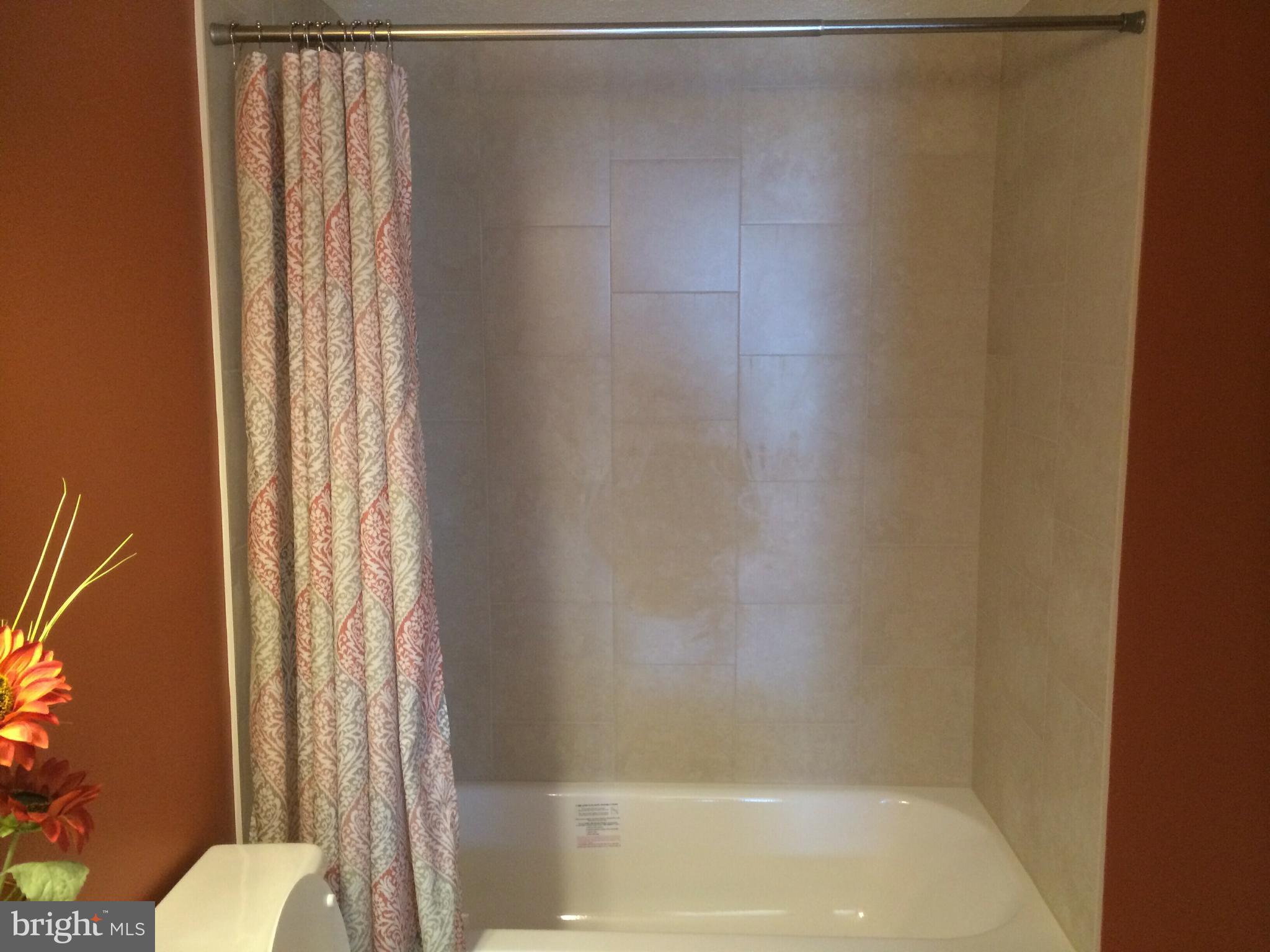 GUNNERS LAKE VILLAGE - Residential Lease