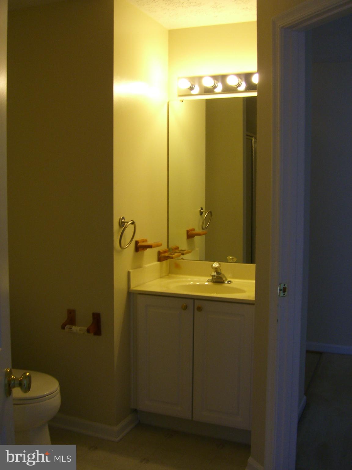 CHESTNUT GABLE - Residential Lease