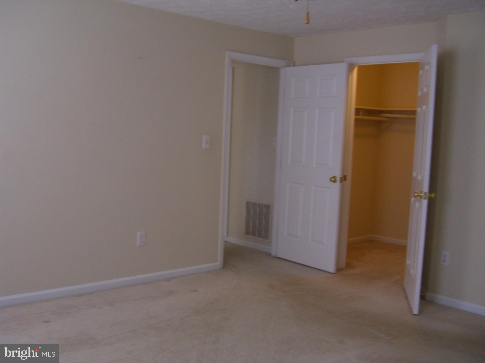 CHESTNUT GABLE - Residential Lease