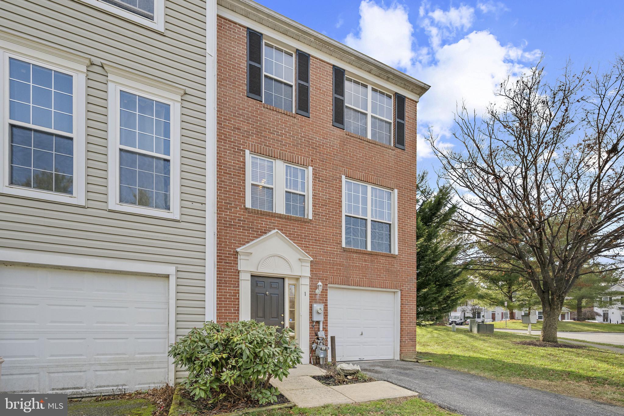 SUBURBIA - Residential