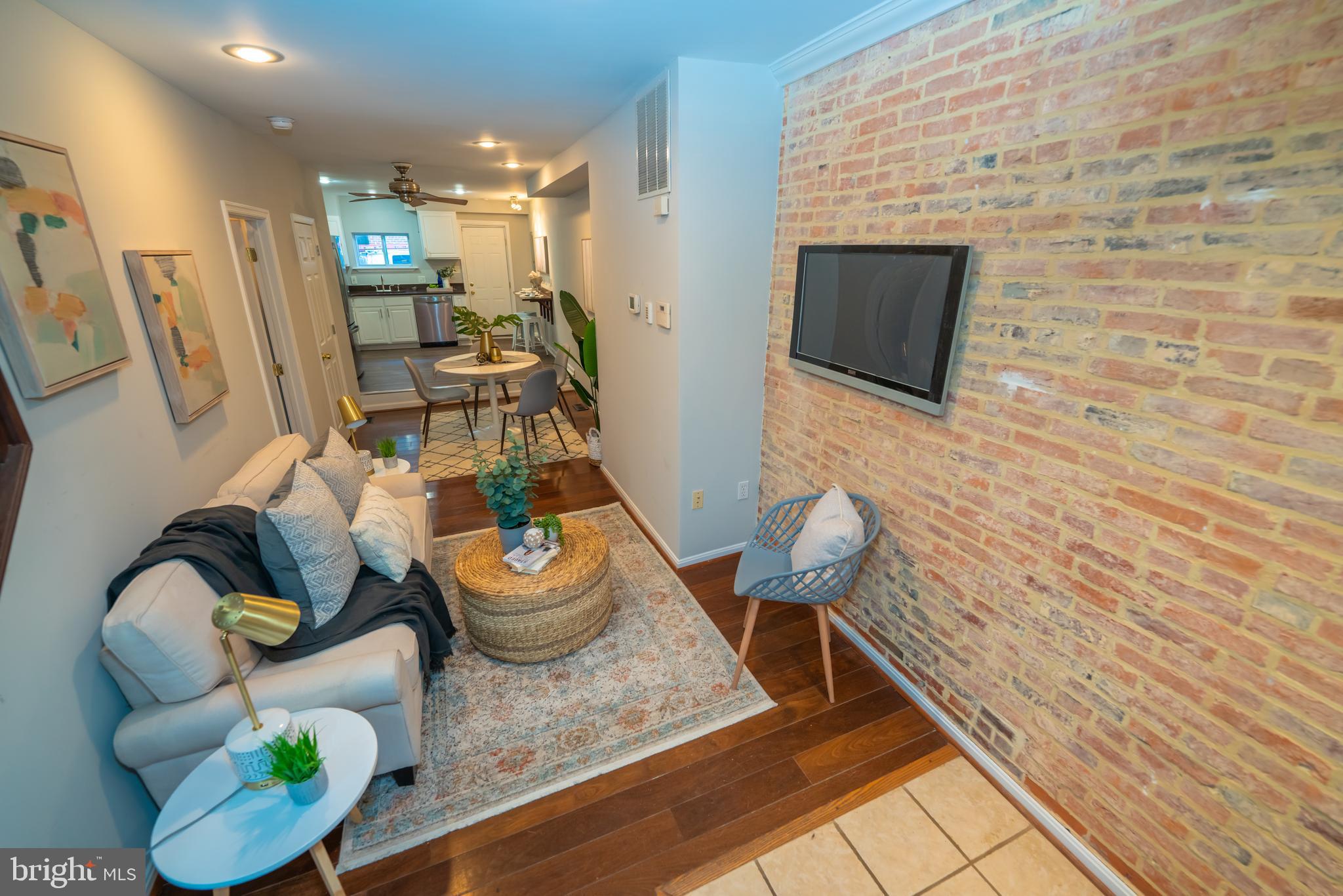 FEDERAL HILL HISTORIC DISTRICT - Residential Lease