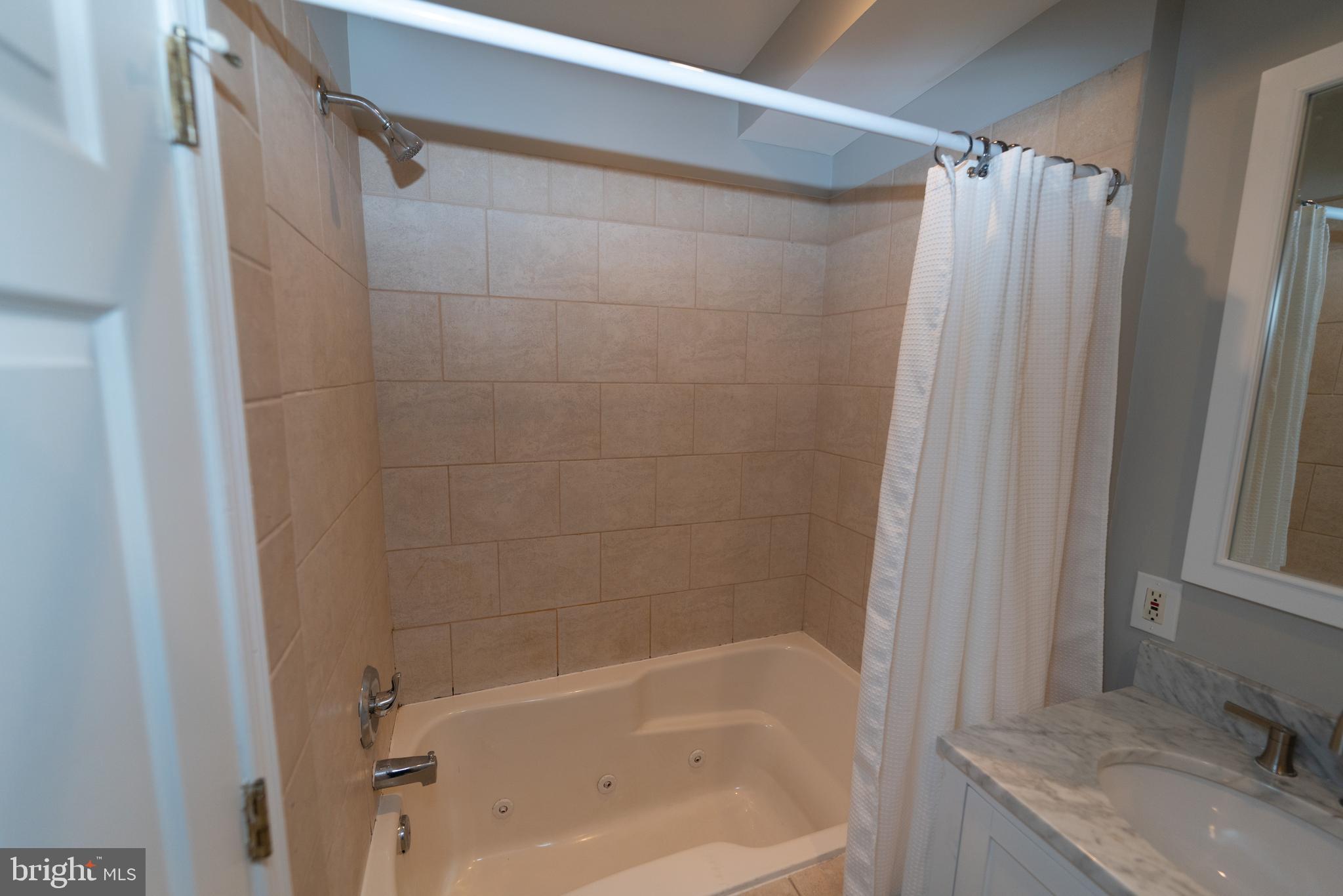 FEDERAL HILL HISTORIC DISTRICT - Residential Lease